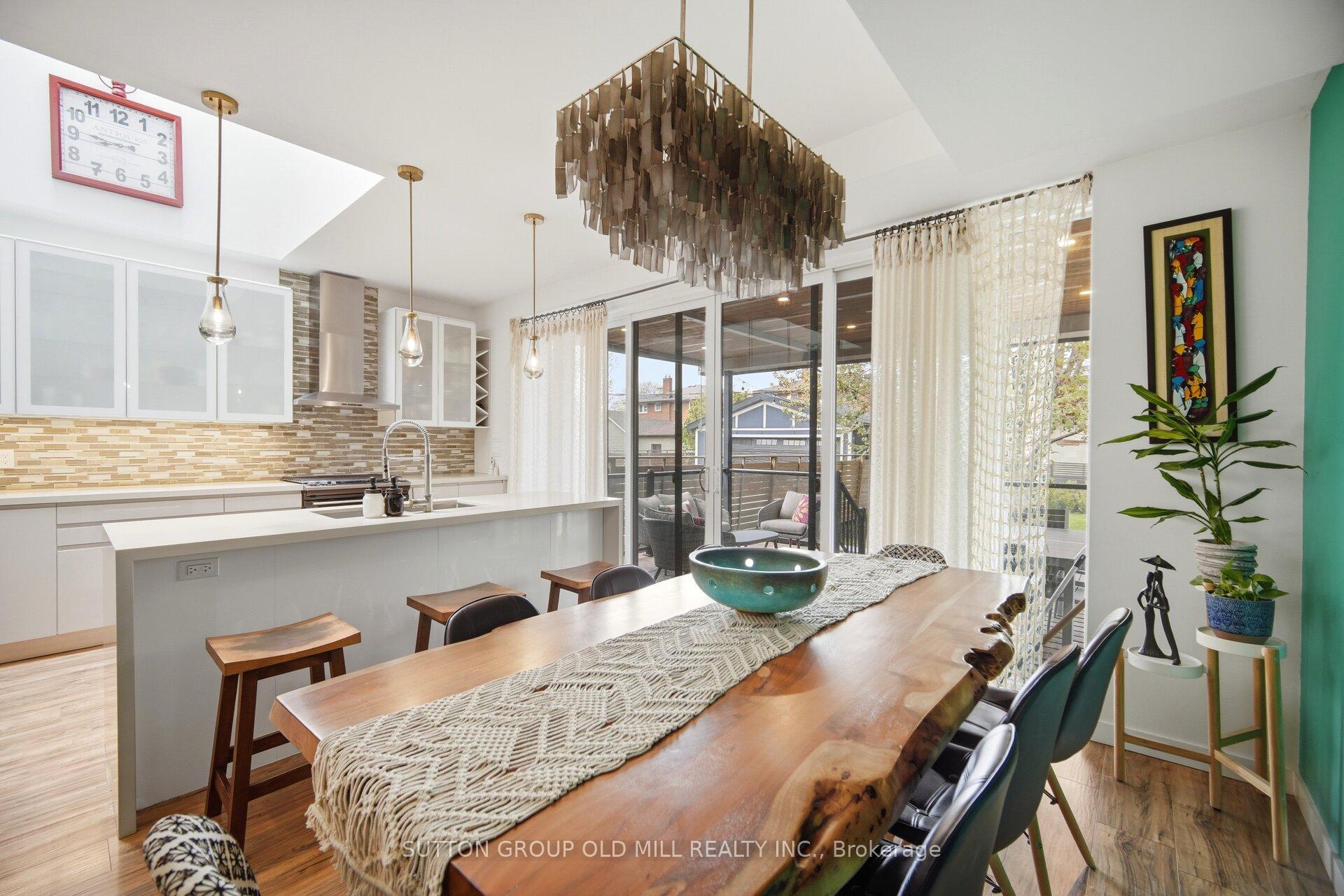 Photo 12 of 38 Algoma Street, Etobicoke, Mimico — HOMEH
