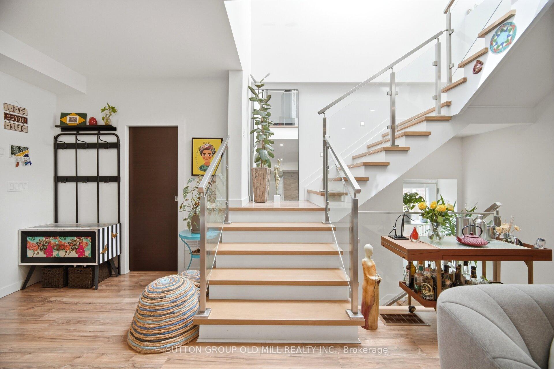 Photo 14 of 38 Algoma Street, Etobicoke, Mimico — HOMEH
