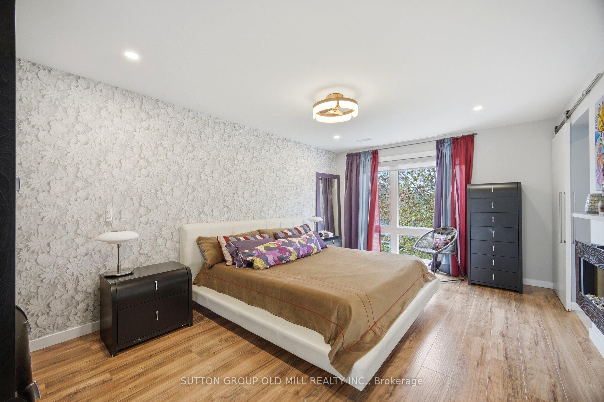 Photo 16 of 38 Algoma Street, Etobicoke, Mimico — HOMEH