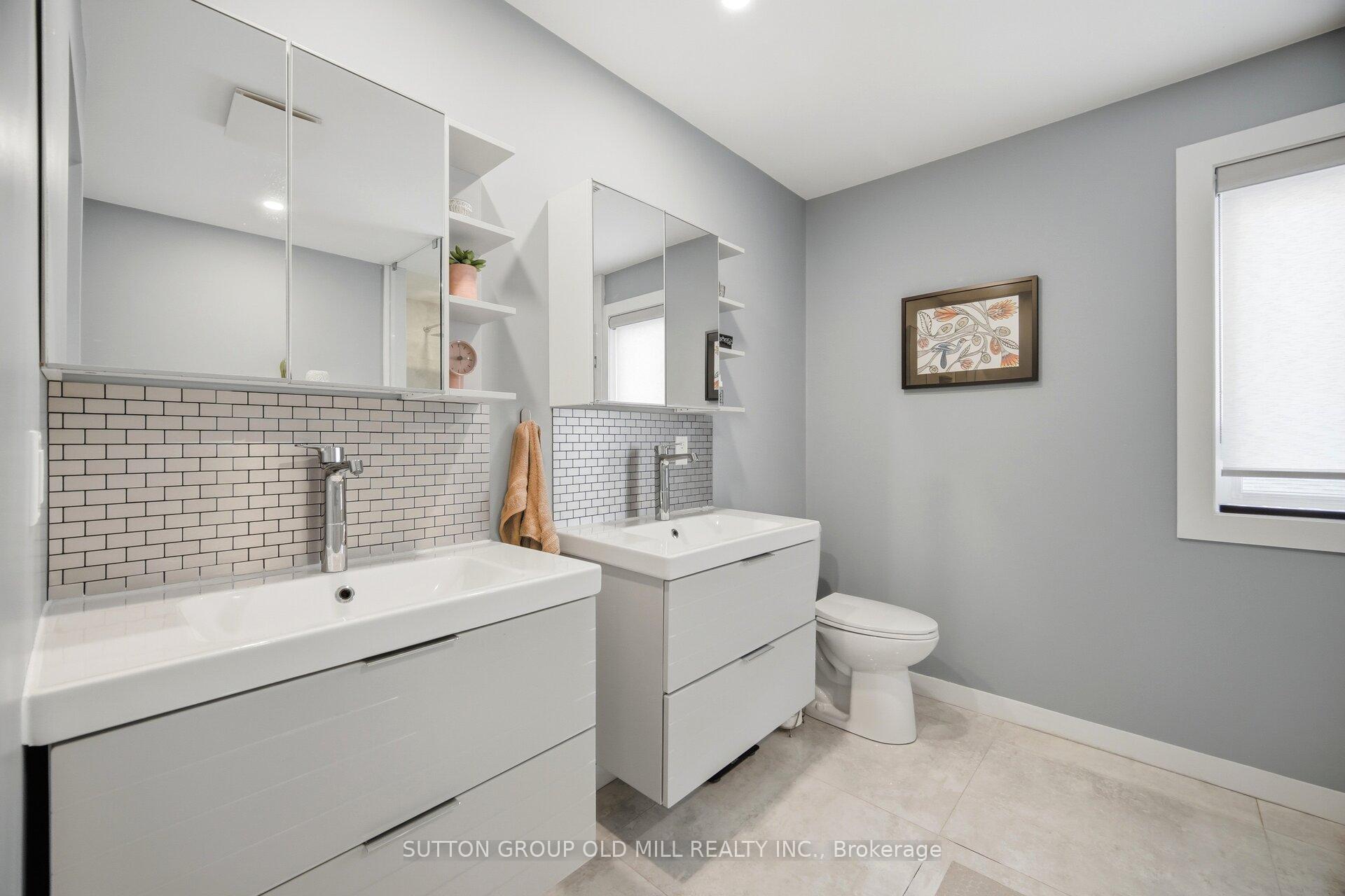 Photo 18 of 38 Algoma Street, Etobicoke, Mimico — HOMEH