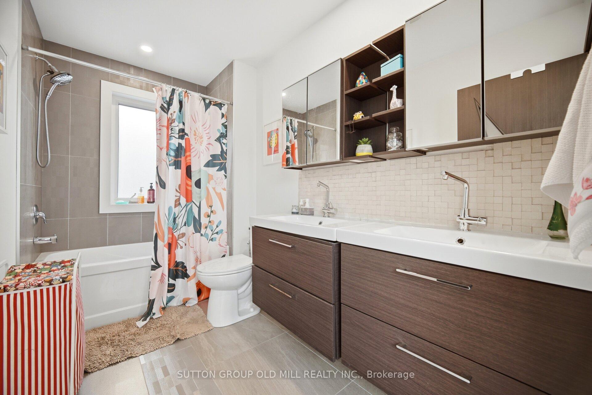Photo 26 of 38 Algoma Street, Etobicoke, Mimico — HOMEH