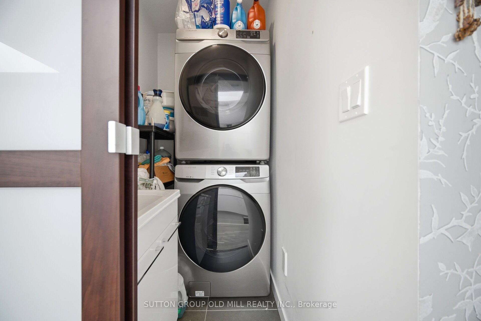 Photo 27 of 38 Algoma Street, Etobicoke, Mimico — HOMEH