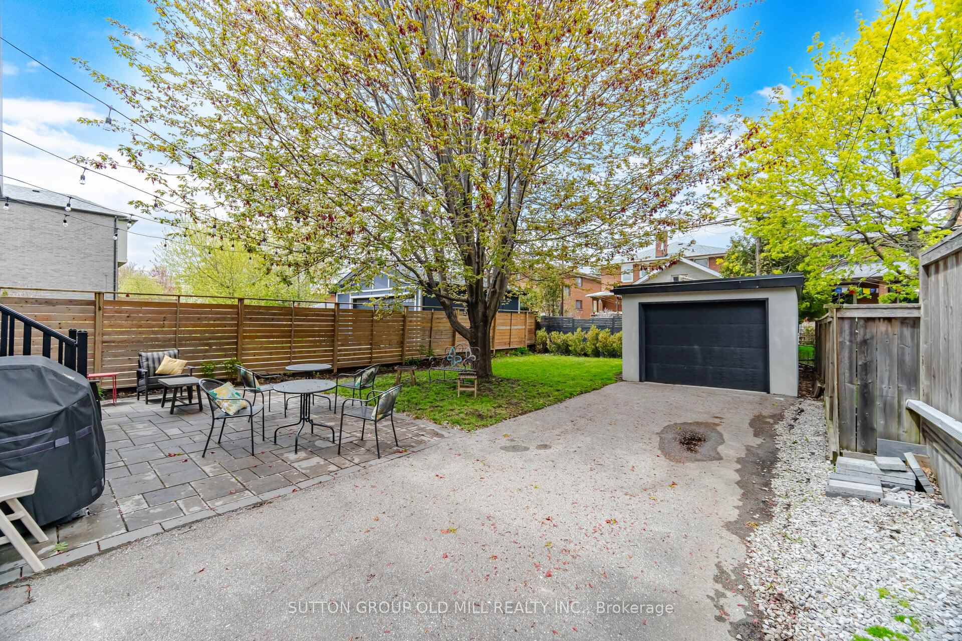 Photo 36 of 38 Algoma Street, Etobicoke, Mimico — HOMEH