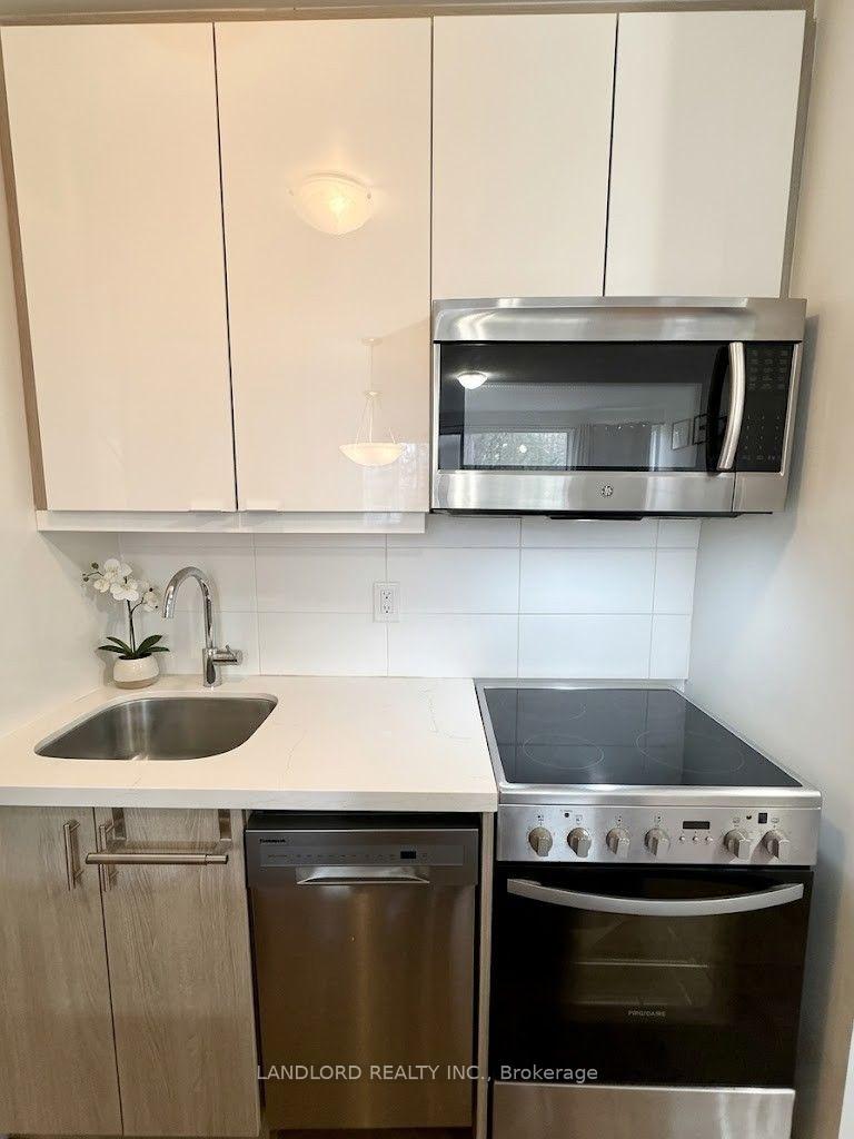 Photo 6 of Unit 1, 140 Springhurst Avenue, Toronto, South Parkdale — HOMEH