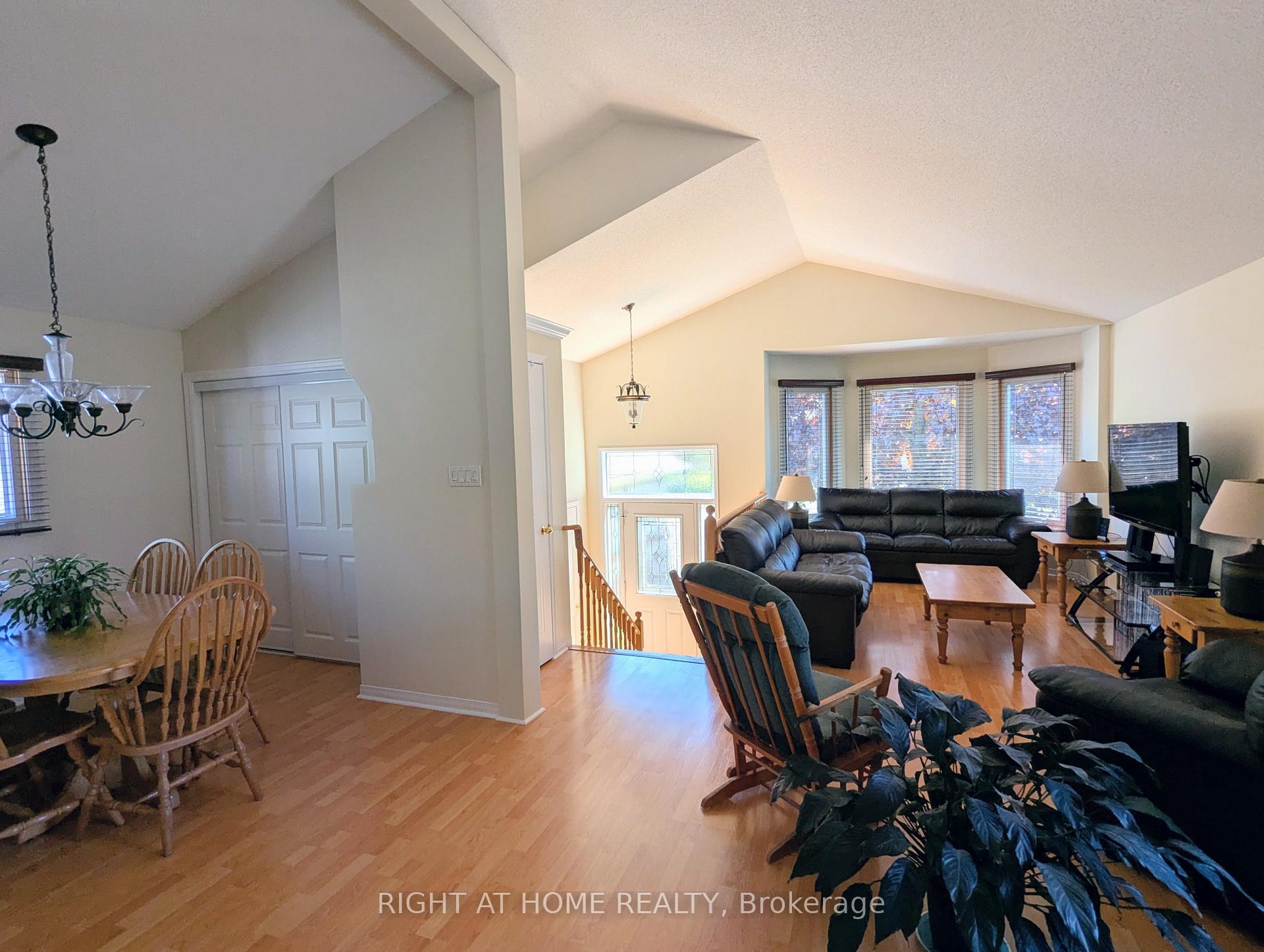 Photo 17 of 22 Donald Crescent, Wasaga Beach — HOMEH