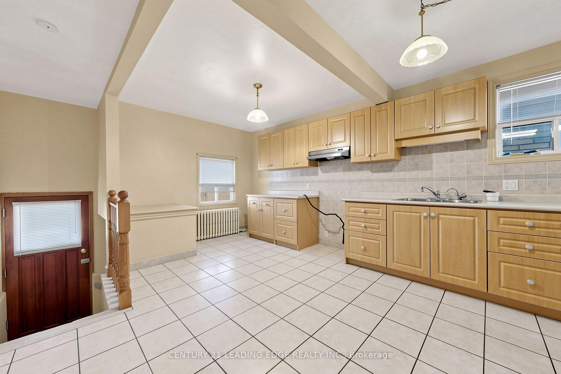 Photo 10 of 180 Gilbert Avenue, Toronto, Caledonia-Fairbank — HOMEH