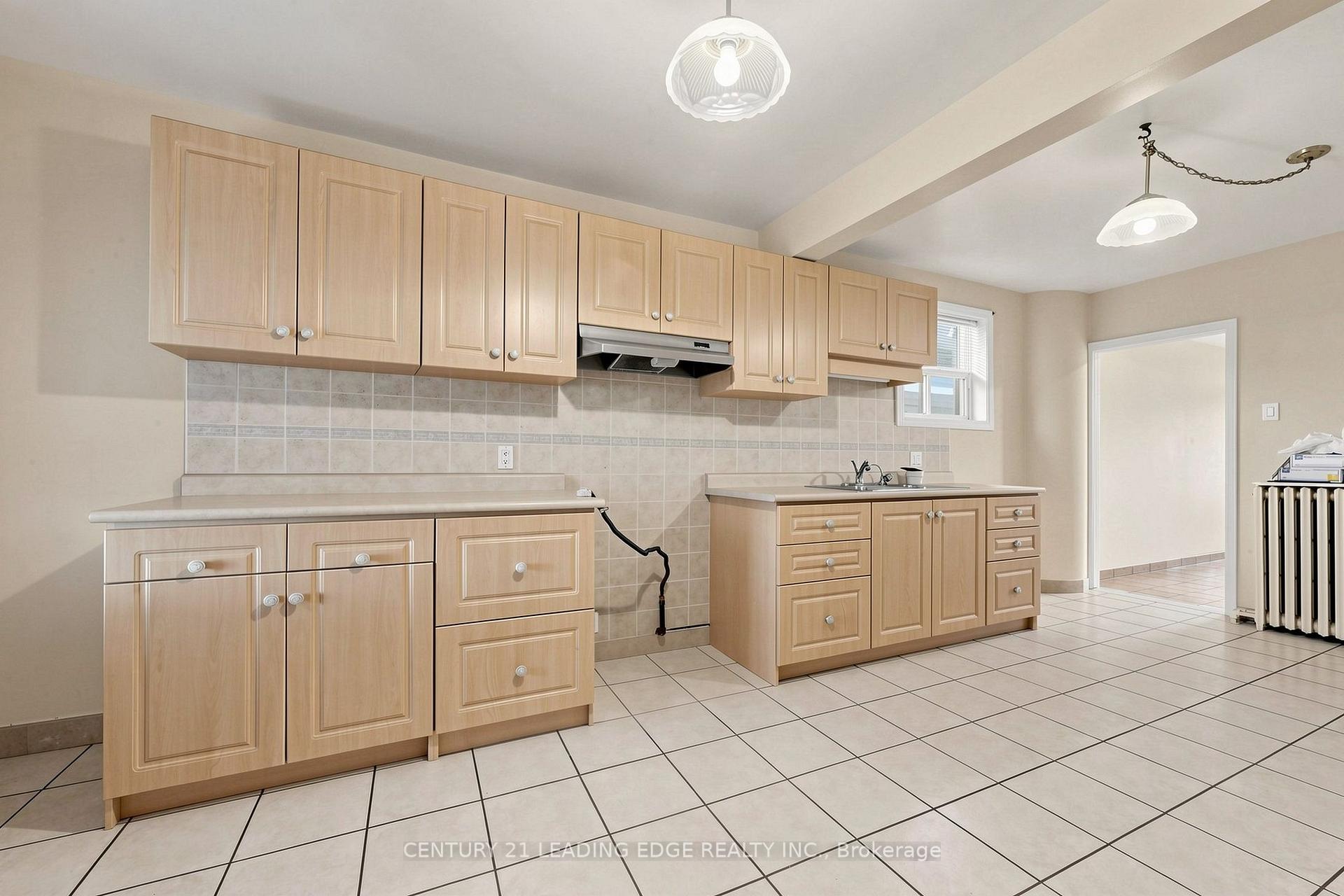 Photo 13 of 180 Gilbert Avenue, Toronto, Caledonia-Fairbank — HOMEH