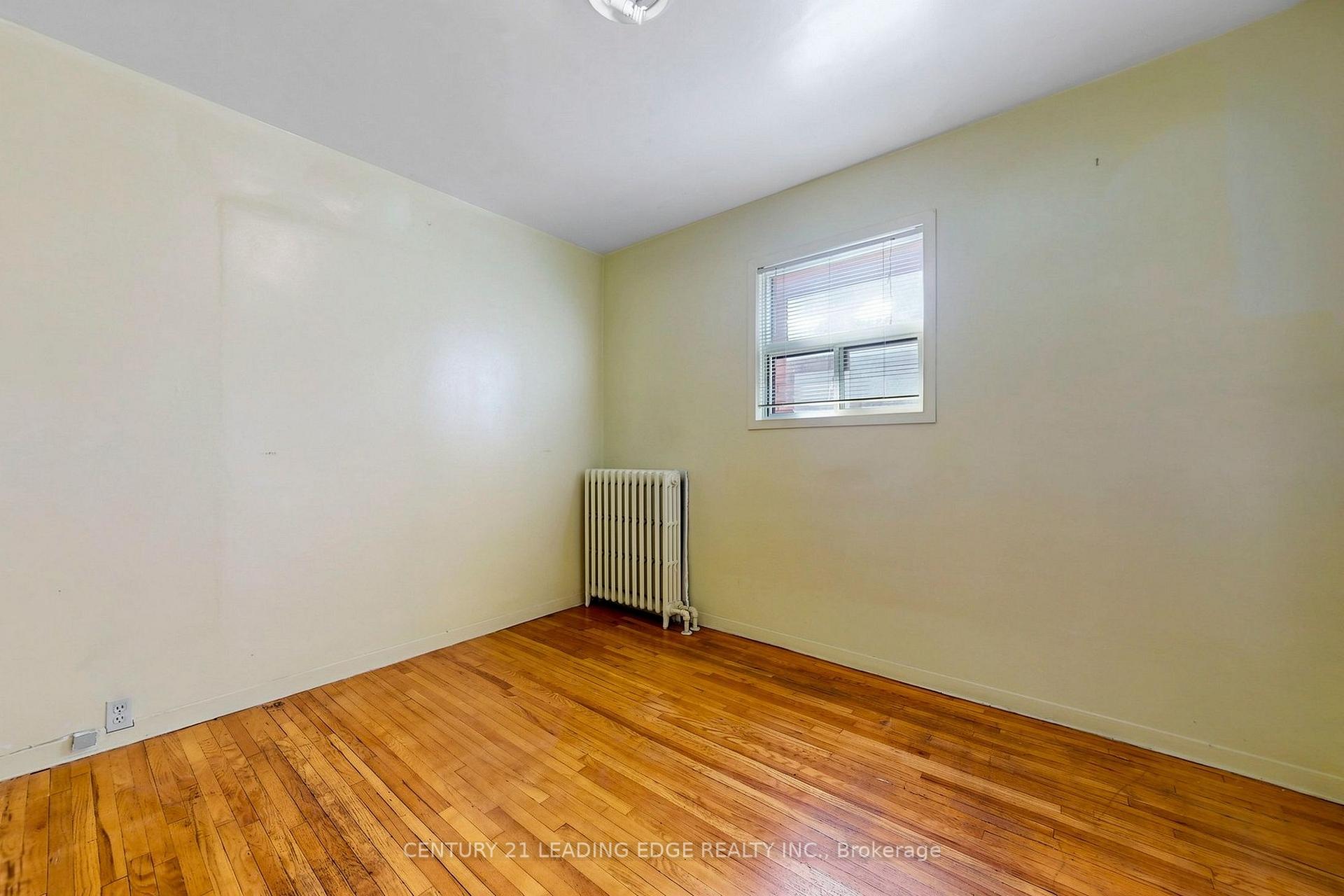 Photo 14 of 180 Gilbert Avenue, Toronto, Caledonia-Fairbank — HOMEH