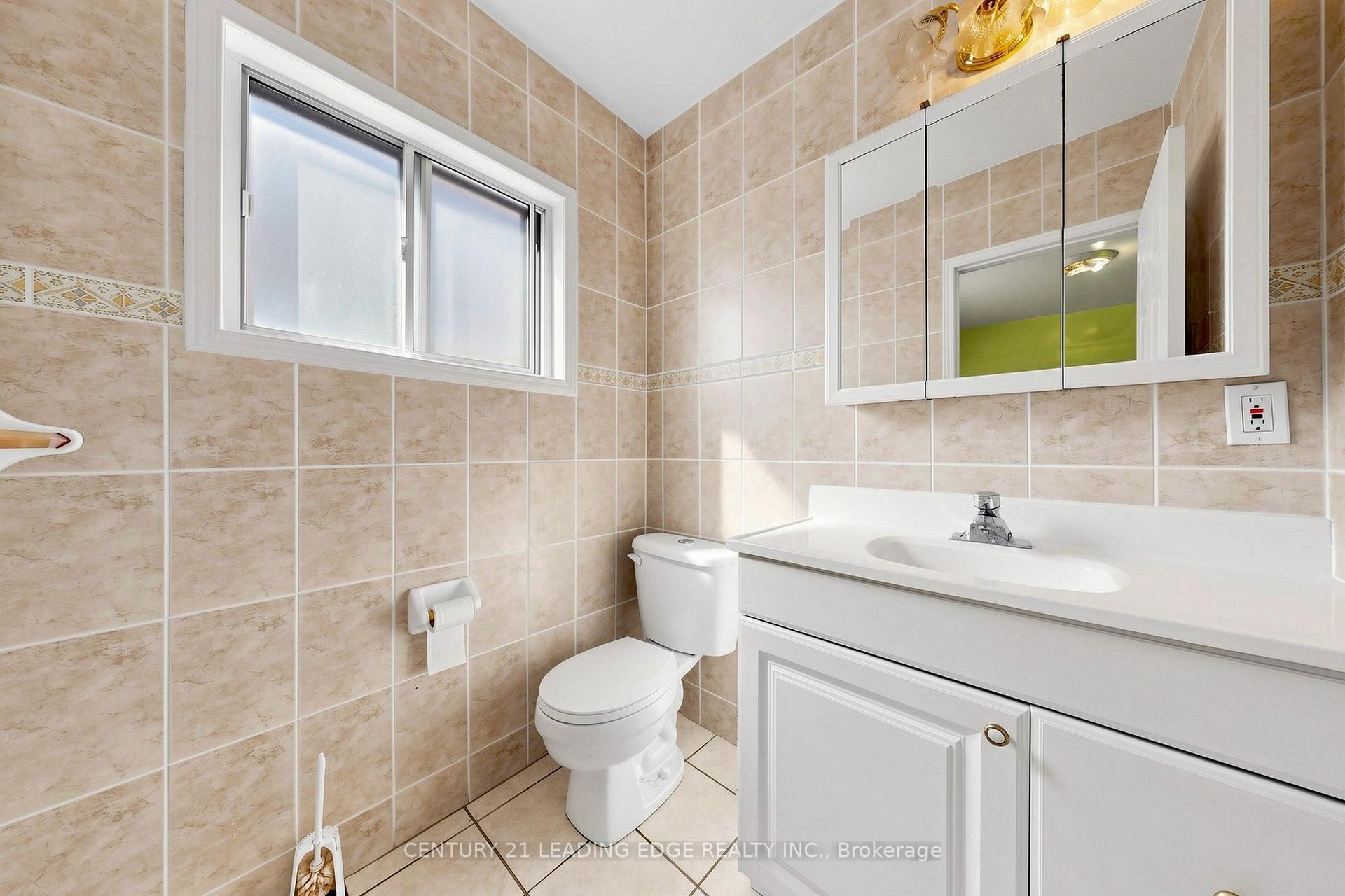 Photo 19 of 180 Gilbert Avenue, Toronto, Caledonia-Fairbank — HOMEH