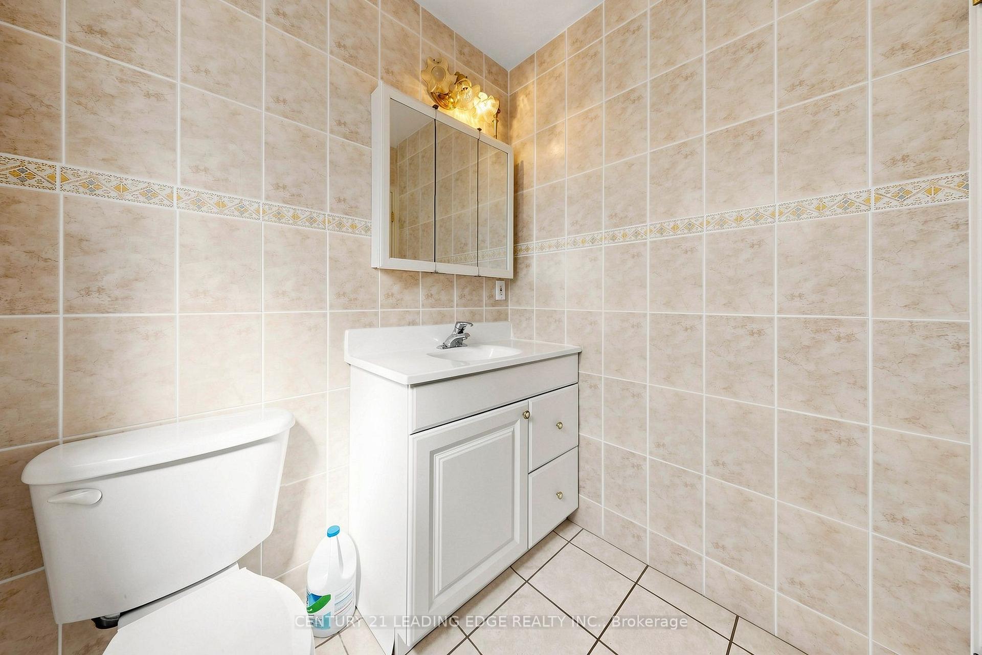 Photo 20 of 180 Gilbert Avenue, Toronto, Caledonia-Fairbank — HOMEH