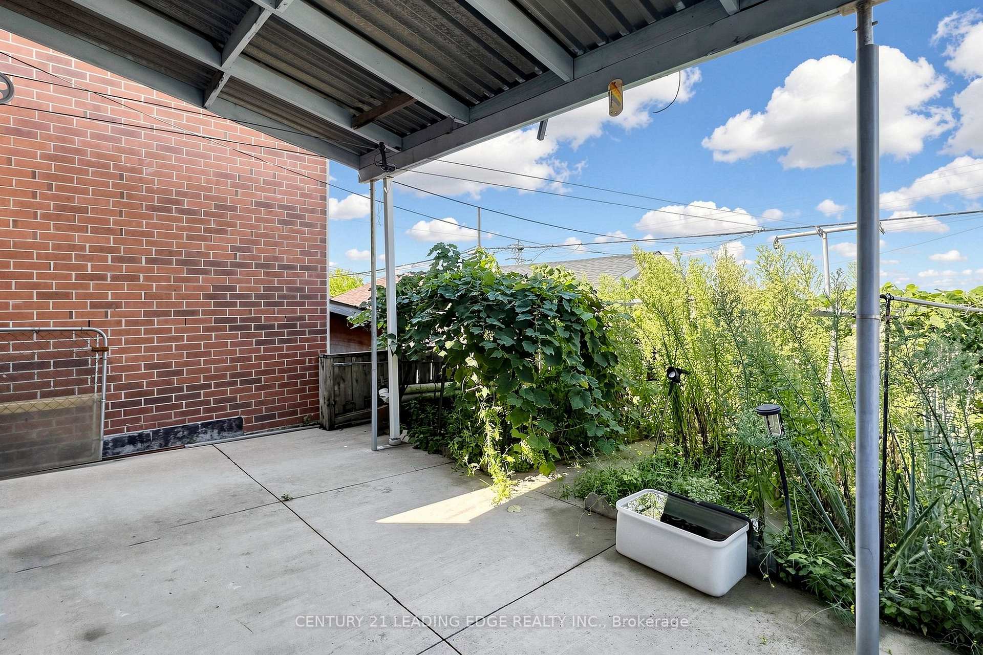 Photo 32 of 180 Gilbert Avenue, Toronto, Caledonia-Fairbank — HOMEH