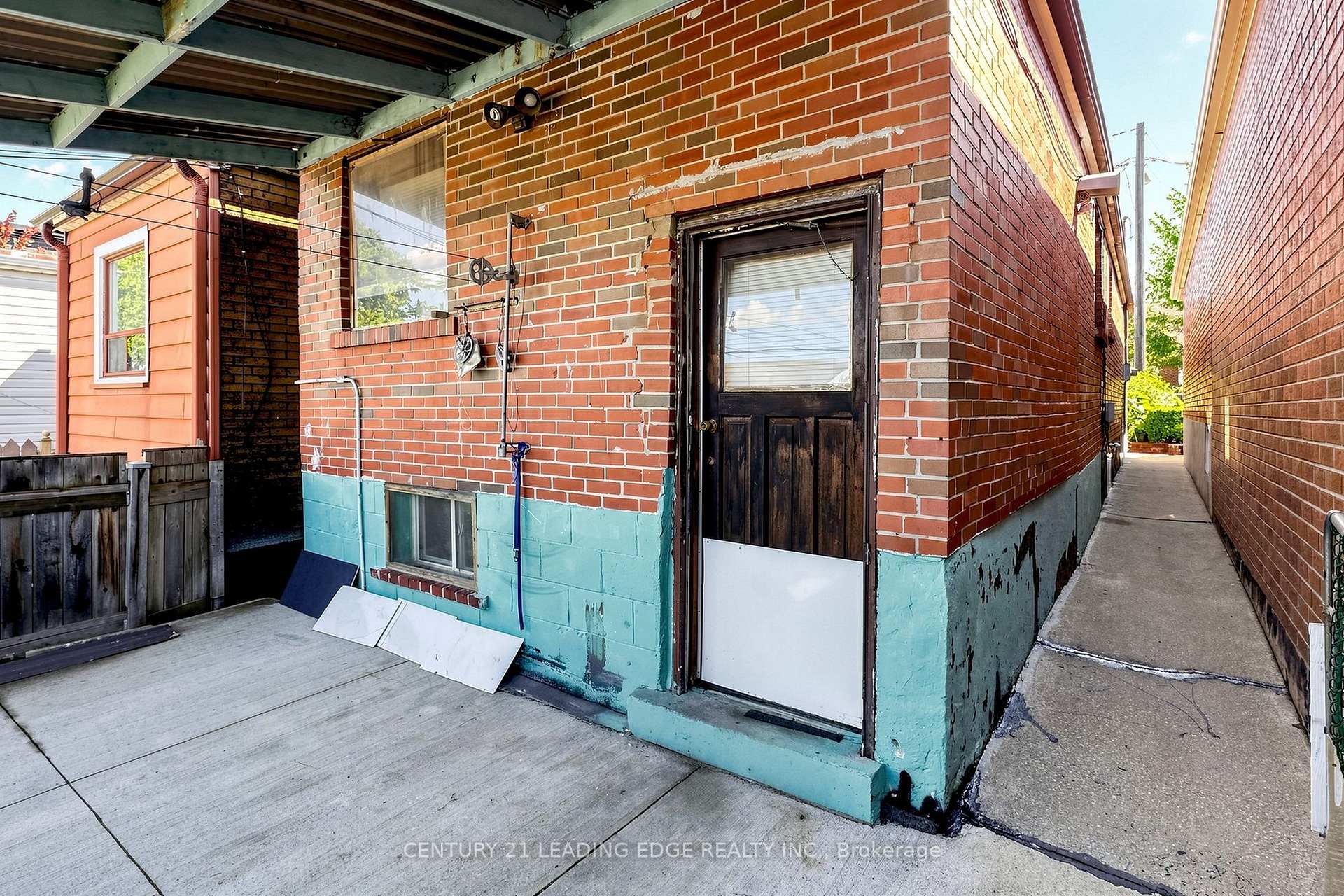 Photo 35 of 180 Gilbert Avenue, Toronto, Caledonia-Fairbank — HOMEH