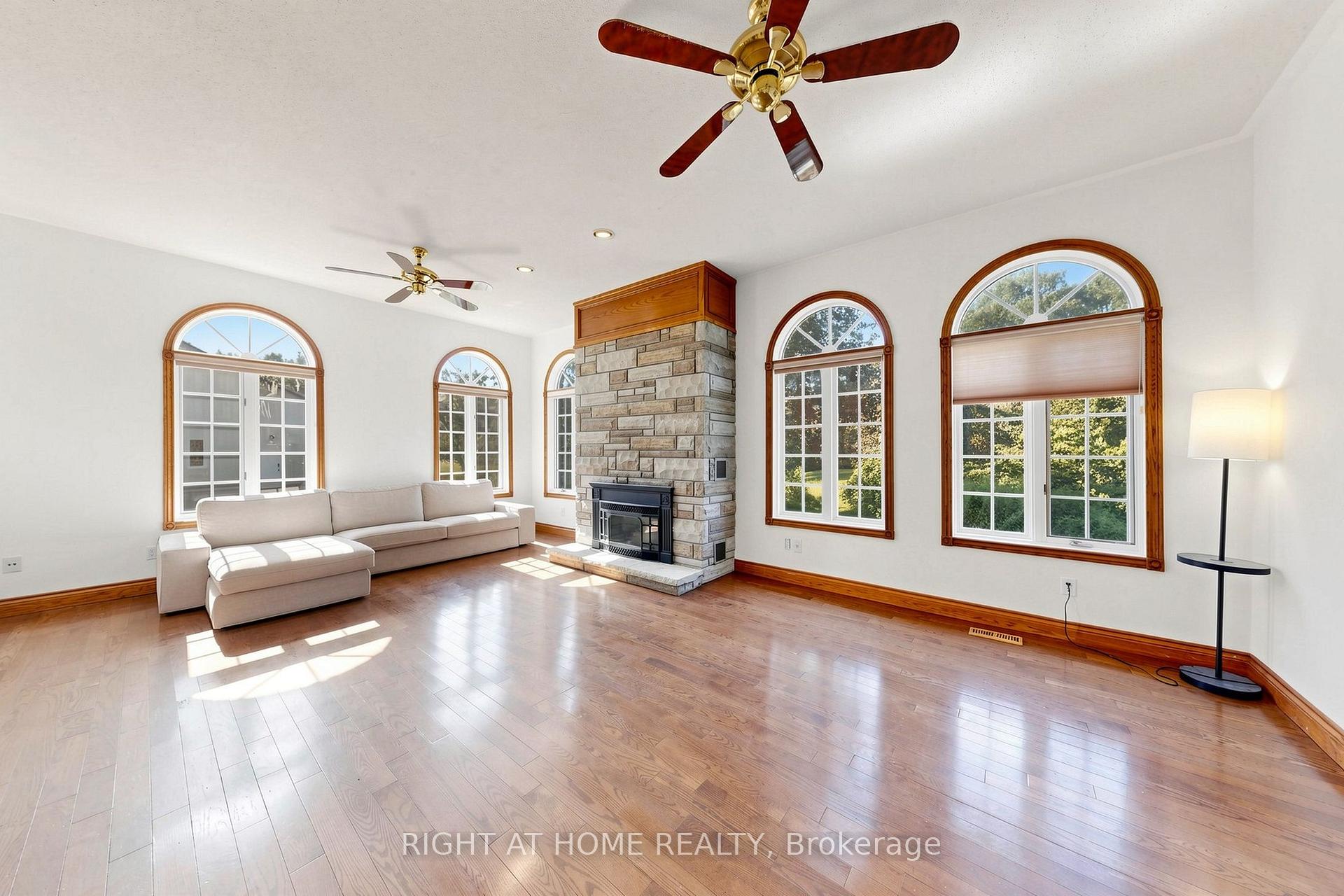 Photo 6 of 3016 Cole Road, East Gwillimbury, Rural East Gwillimbury — HOMEH