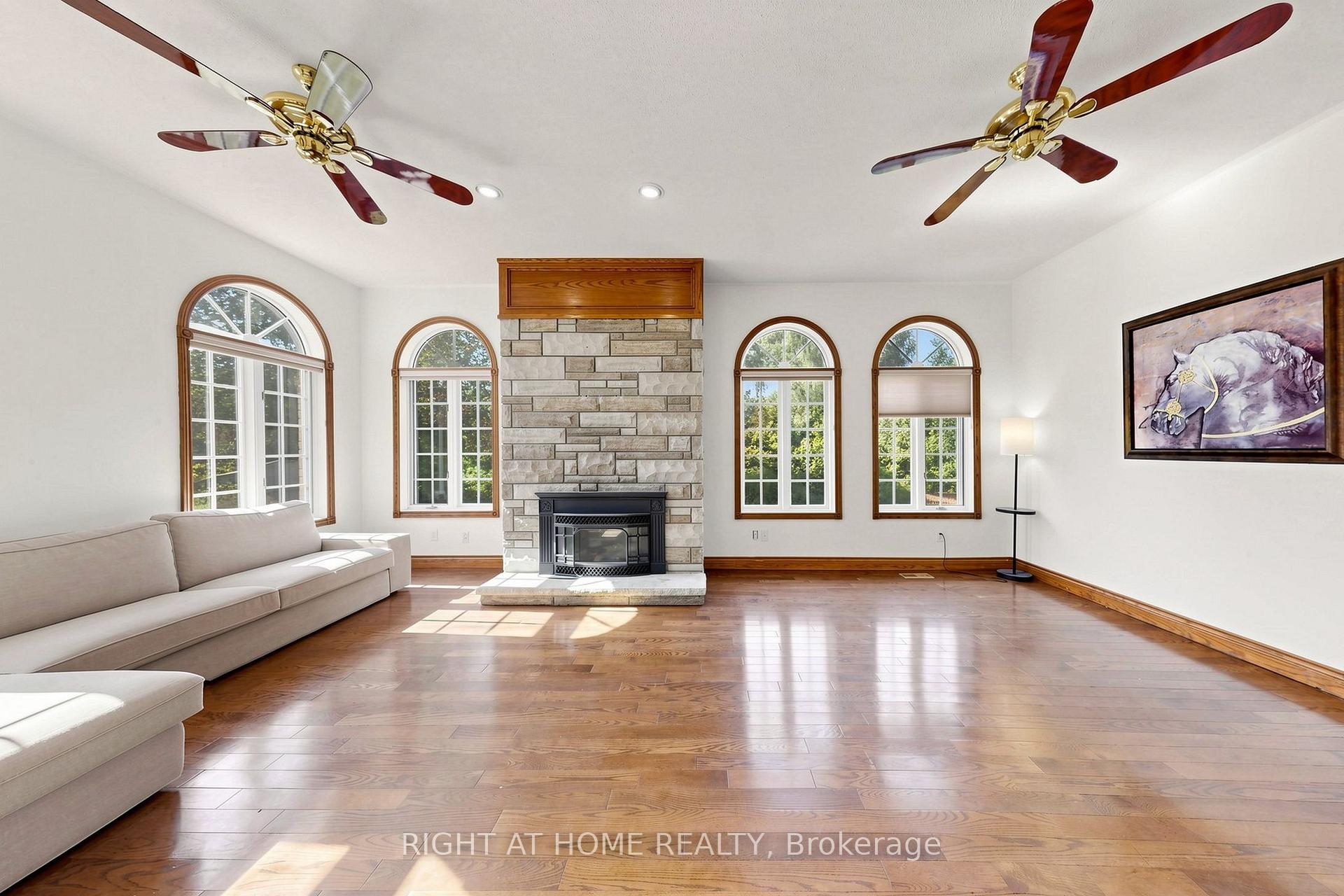 Photo 7 of 3016 Cole Road, East Gwillimbury, Rural East Gwillimbury — HOMEH