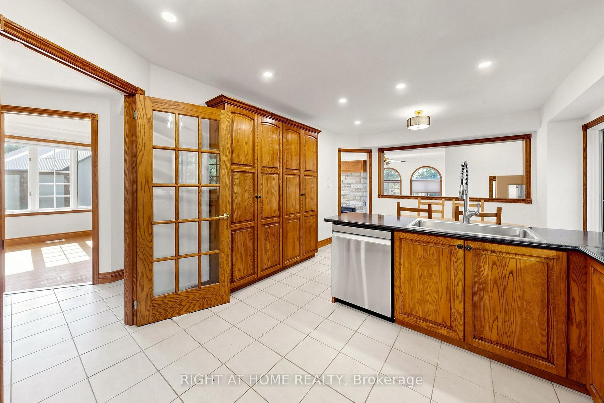 Photo 11 of 3016 Cole Road, East Gwillimbury, Rural East Gwillimbury — HOMEH