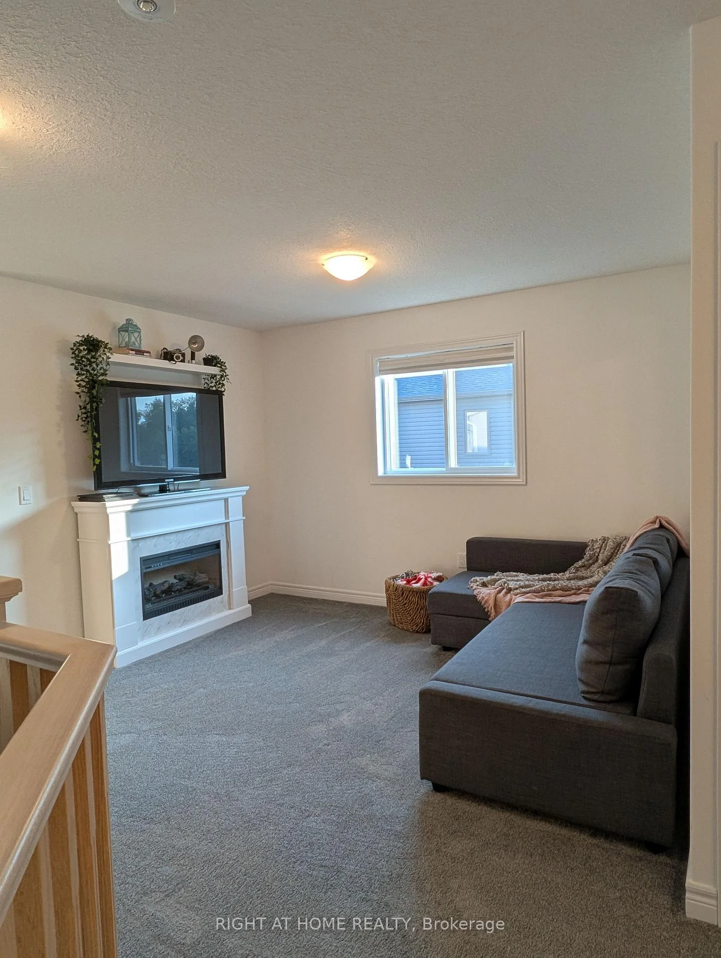 Photo 11 of 155 Plewes Drive, Collingwood — HOMEH