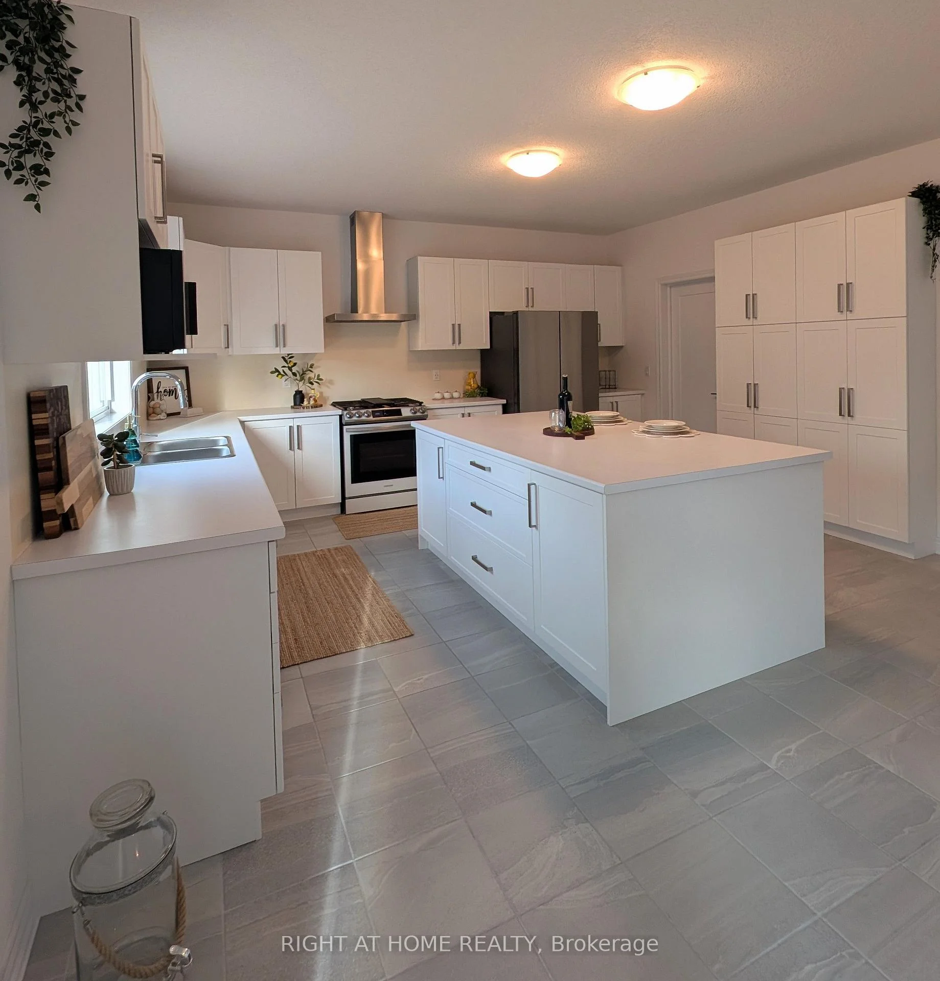 Photo 26 of 155 Plewes Drive, Collingwood — HOMEH