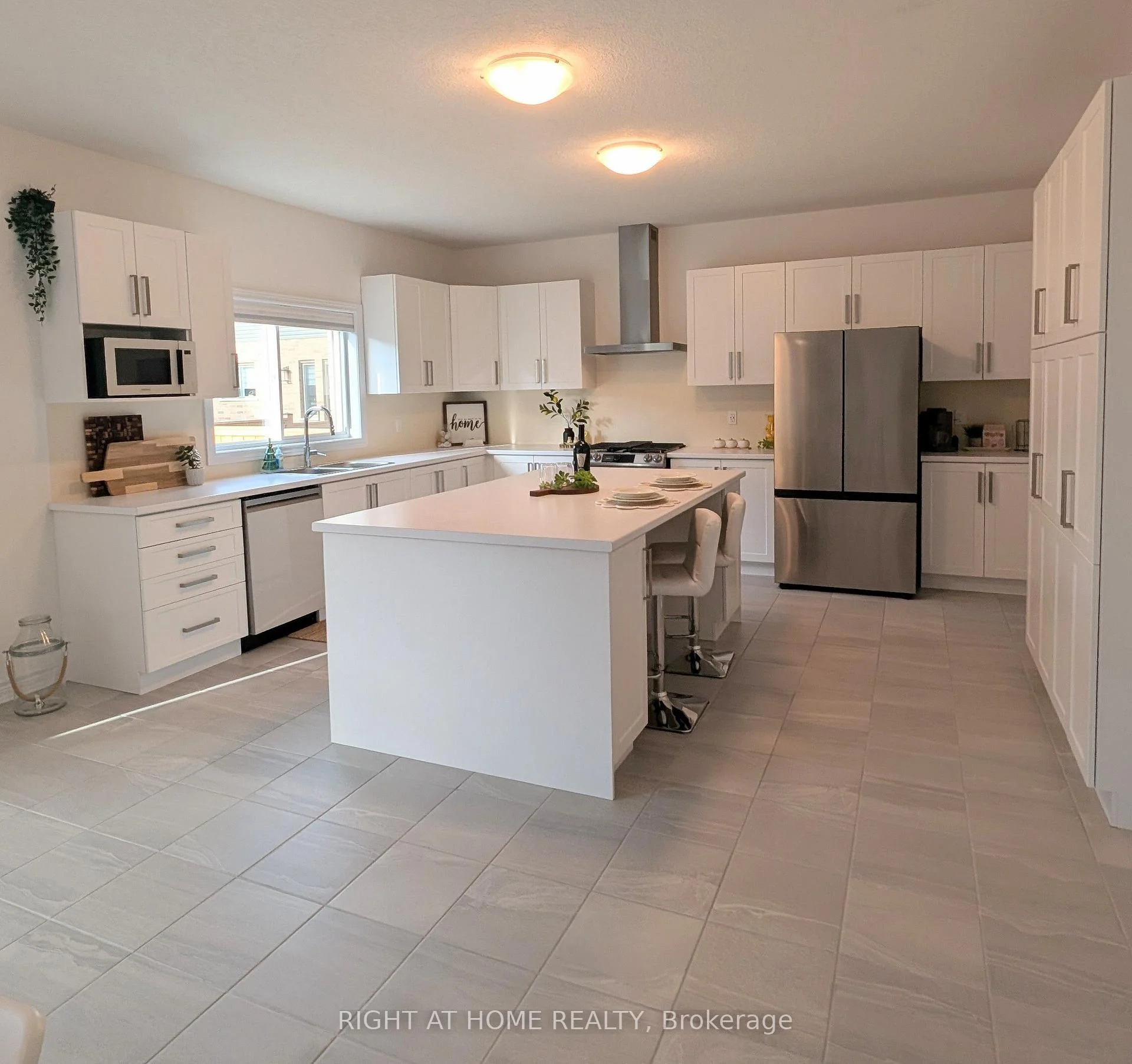 Photo 28 of 155 Plewes Drive, Collingwood — HOMEH