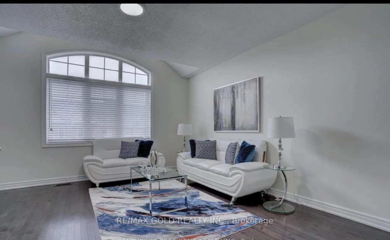 Photo 12 of 35 Saint Dennis Road, Brampton, Sandringham-Wellington North — HOMEH