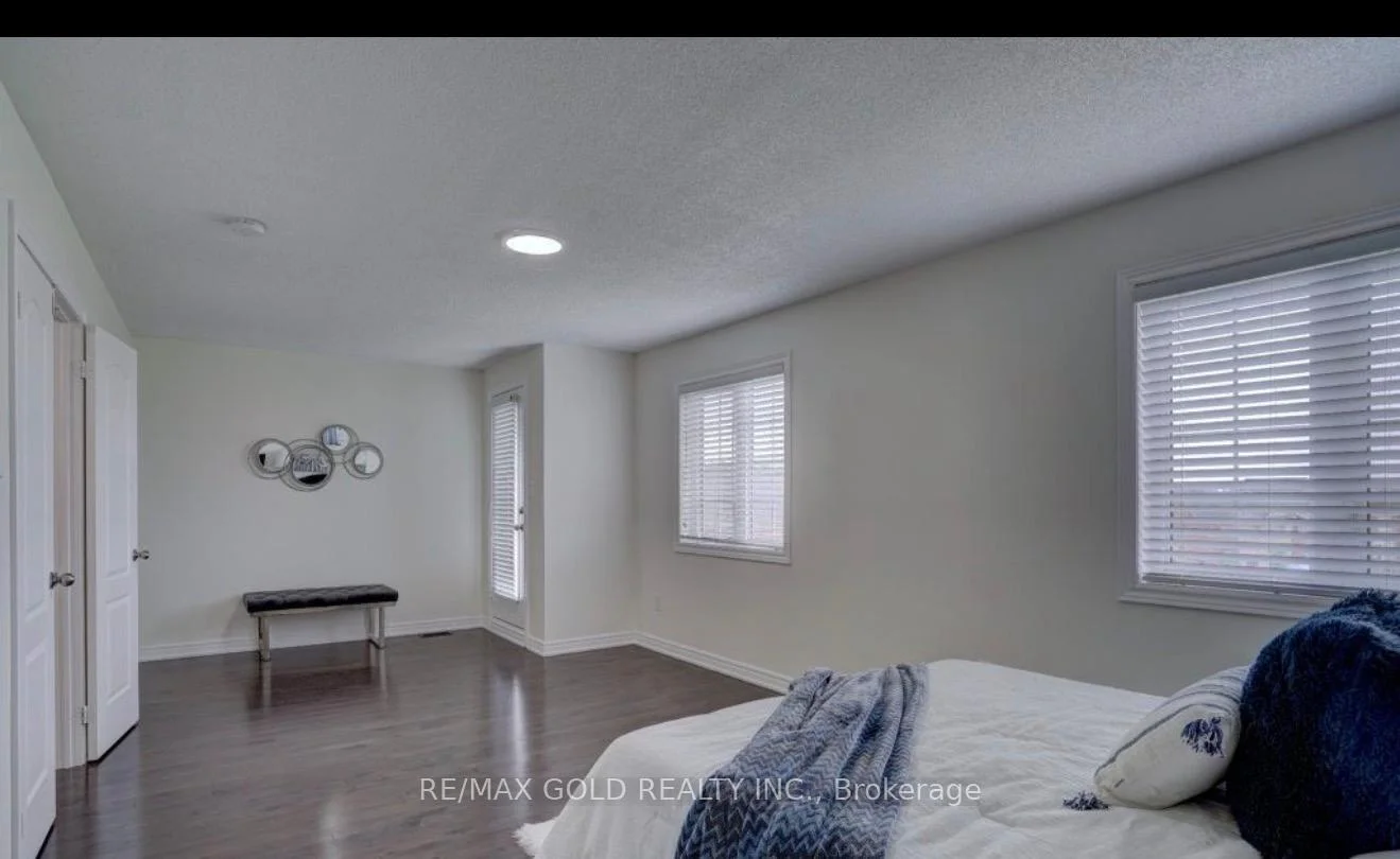 Photo 18 of 35 Saint Dennis Road, Brampton, Sandringham-Wellington North — HOMEH