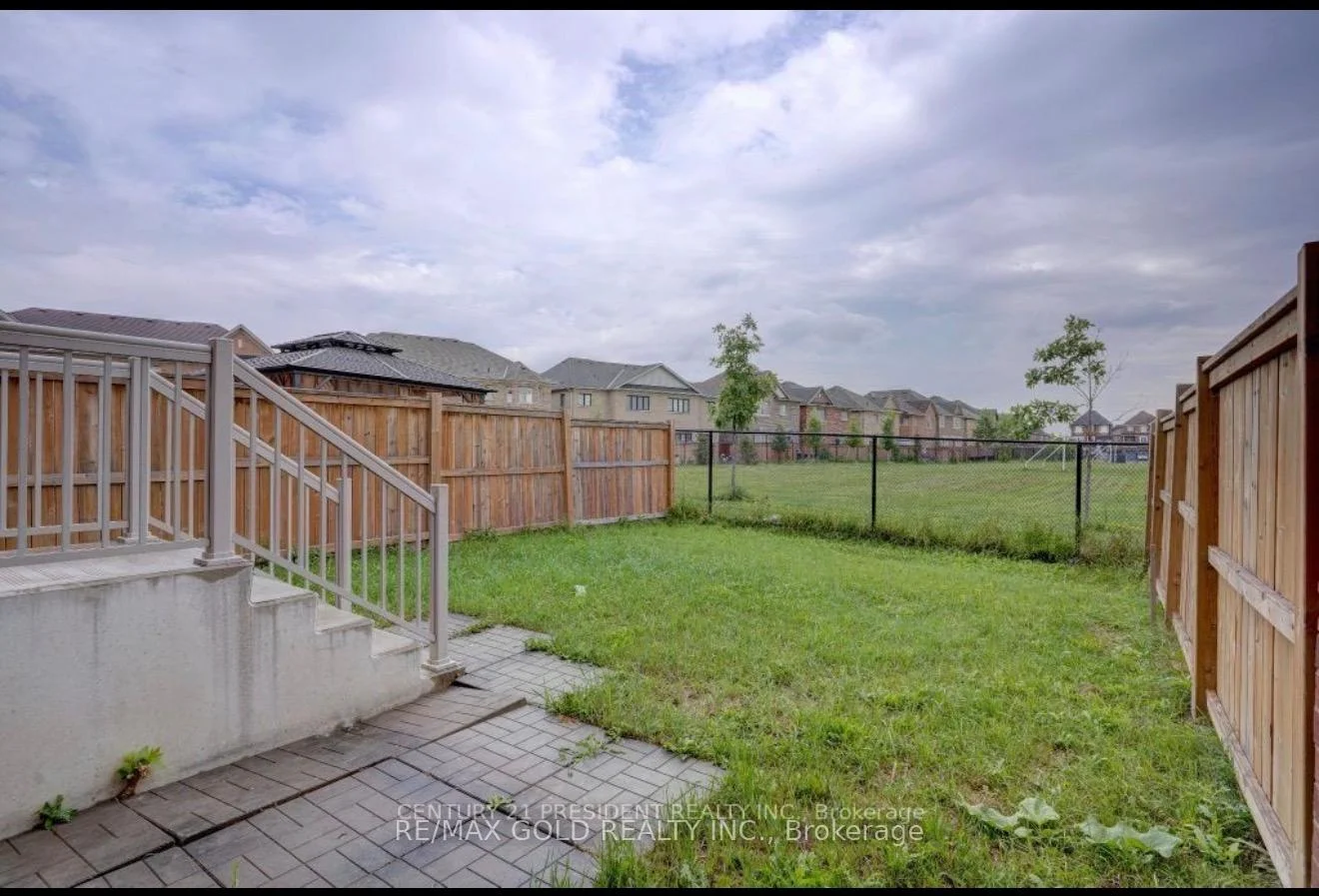 Photo 20 of 35 Saint Dennis Road, Brampton, Sandringham-Wellington North — HOMEH