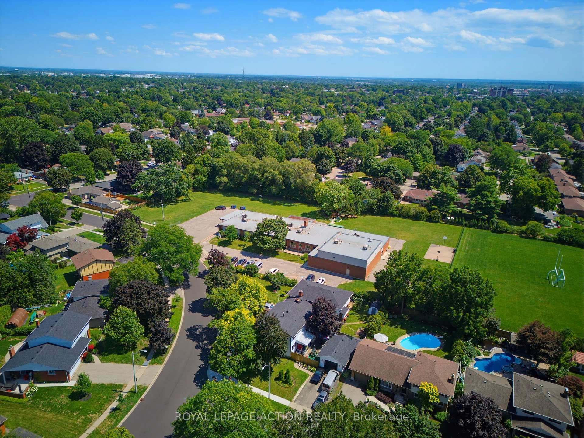 Photo 7 of 5 Marigold Street, Brantford, Henderson-Sky Acres — HOMEH