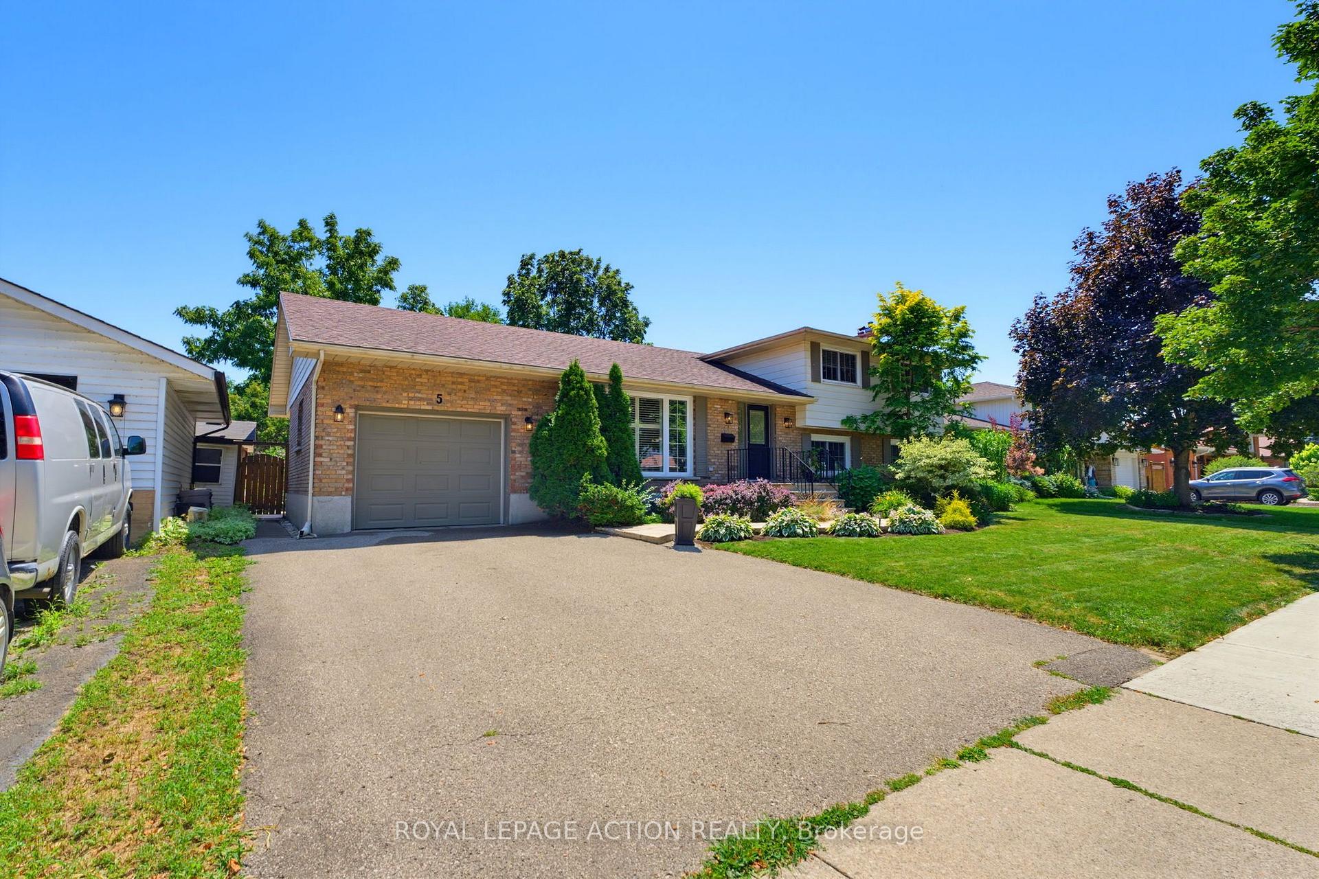 Photo 10 of 5 Marigold Street, Brantford, Henderson-Sky Acres — HOMEH