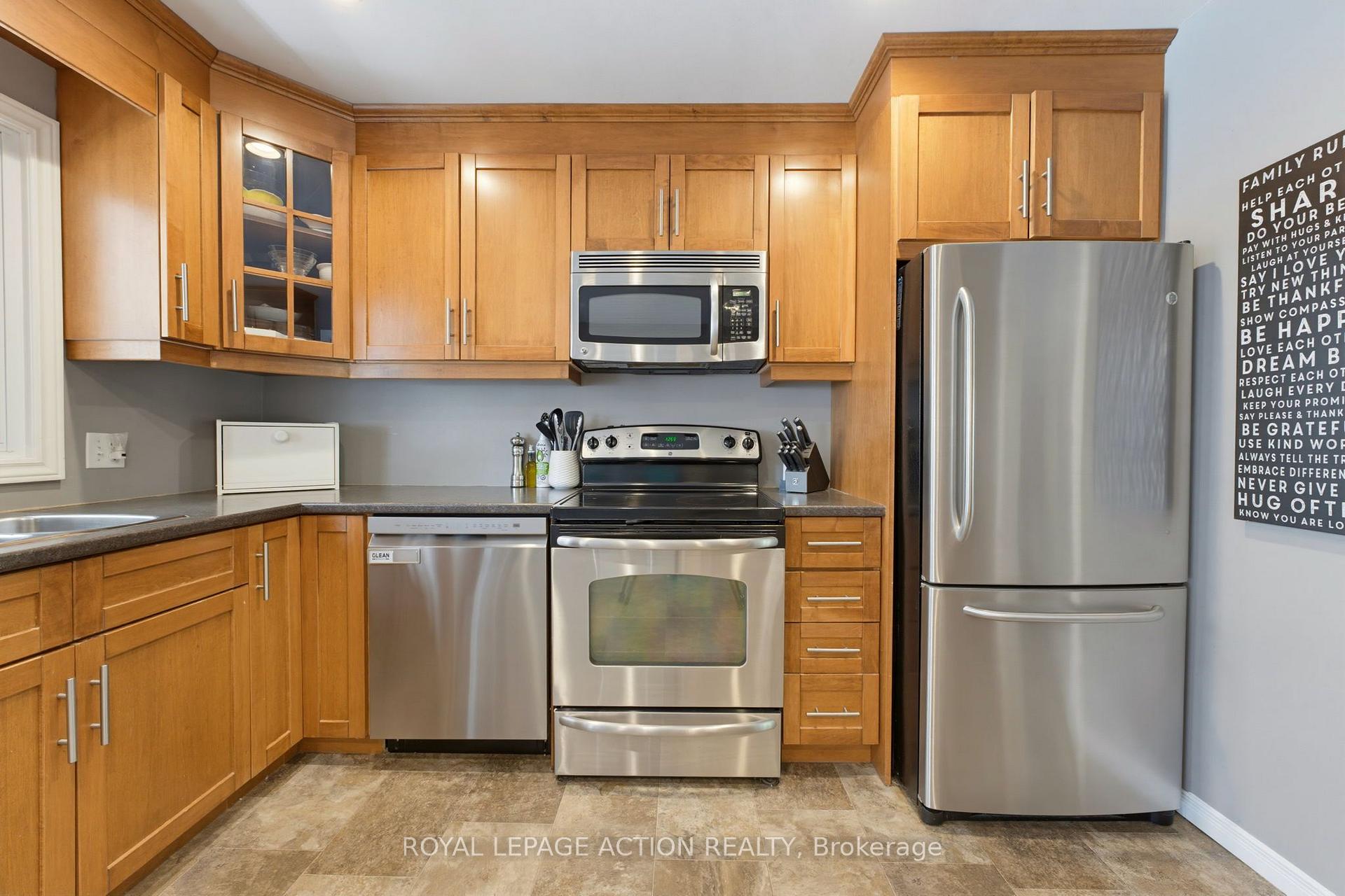 Photo 21 of 5 Marigold Street, Brantford, Henderson-Sky Acres — HOMEH