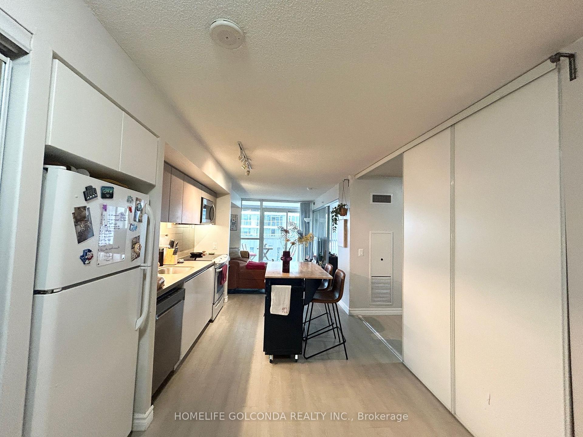 Photo 2 of Unit 723, 85 Queens Wharf Road, Toronto, Waterfront Communities — HOMEH