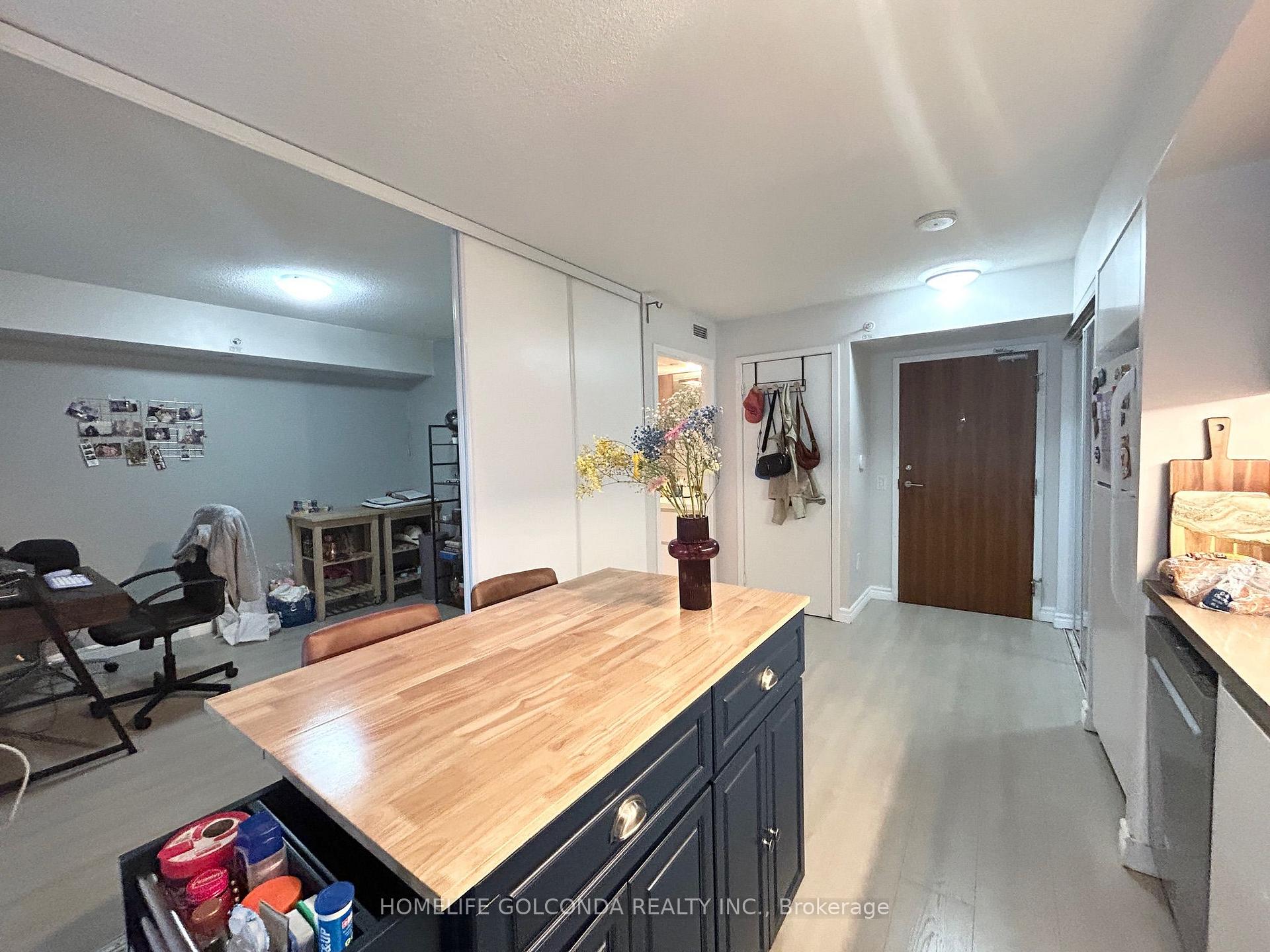 Photo 4 of Unit 723, 85 Queens Wharf Road, Toronto, Waterfront Communities — HOMEH