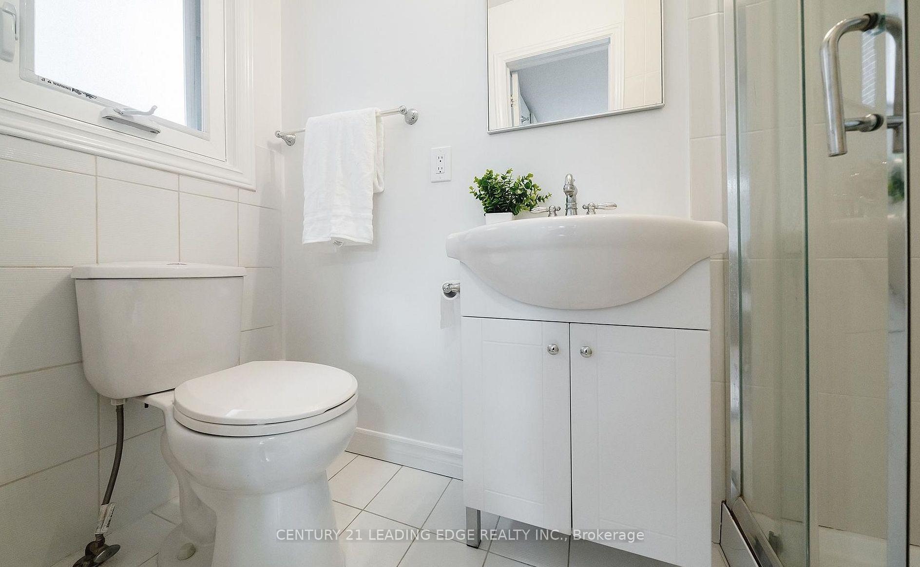 Photo 28 of 310 Holmes Avenue, North York, Willowdale East — HOMEH
