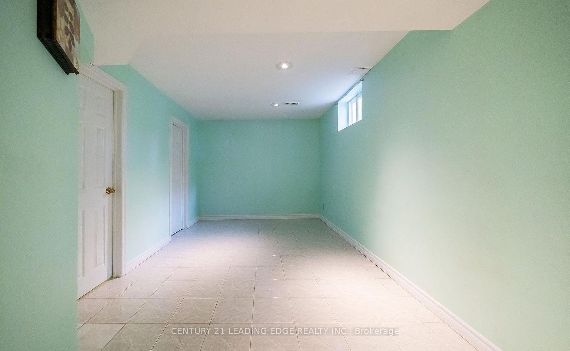 Photo 33 of 310 Holmes Avenue, North York, Willowdale East — HOMEH