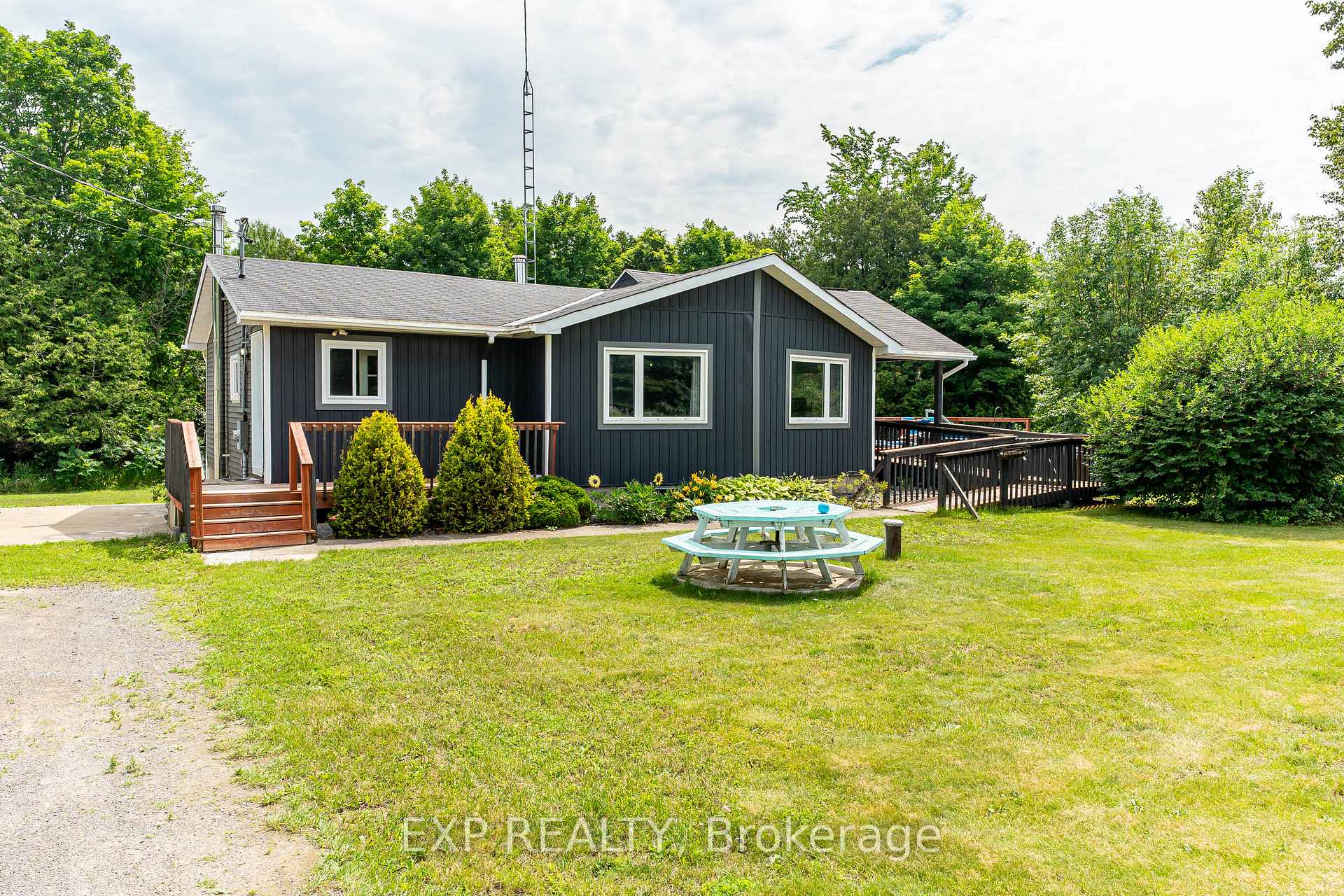 Photo 2 of 8131 County Road 44, Edwardsburgh/Cardinal, Edwardsburgh/Cardinal Twp — HOMEH