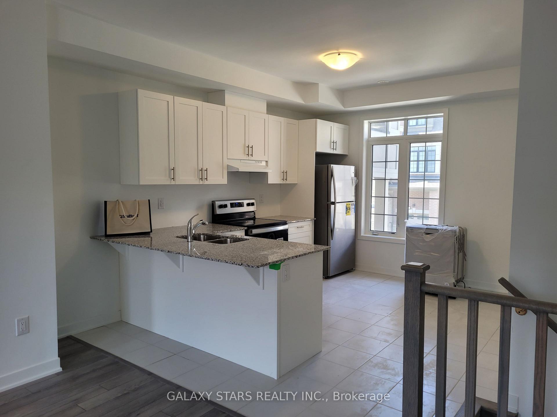 Photo 4 of 50 Selfridge Way, Whitby, Downtown Whitby — HOMEH