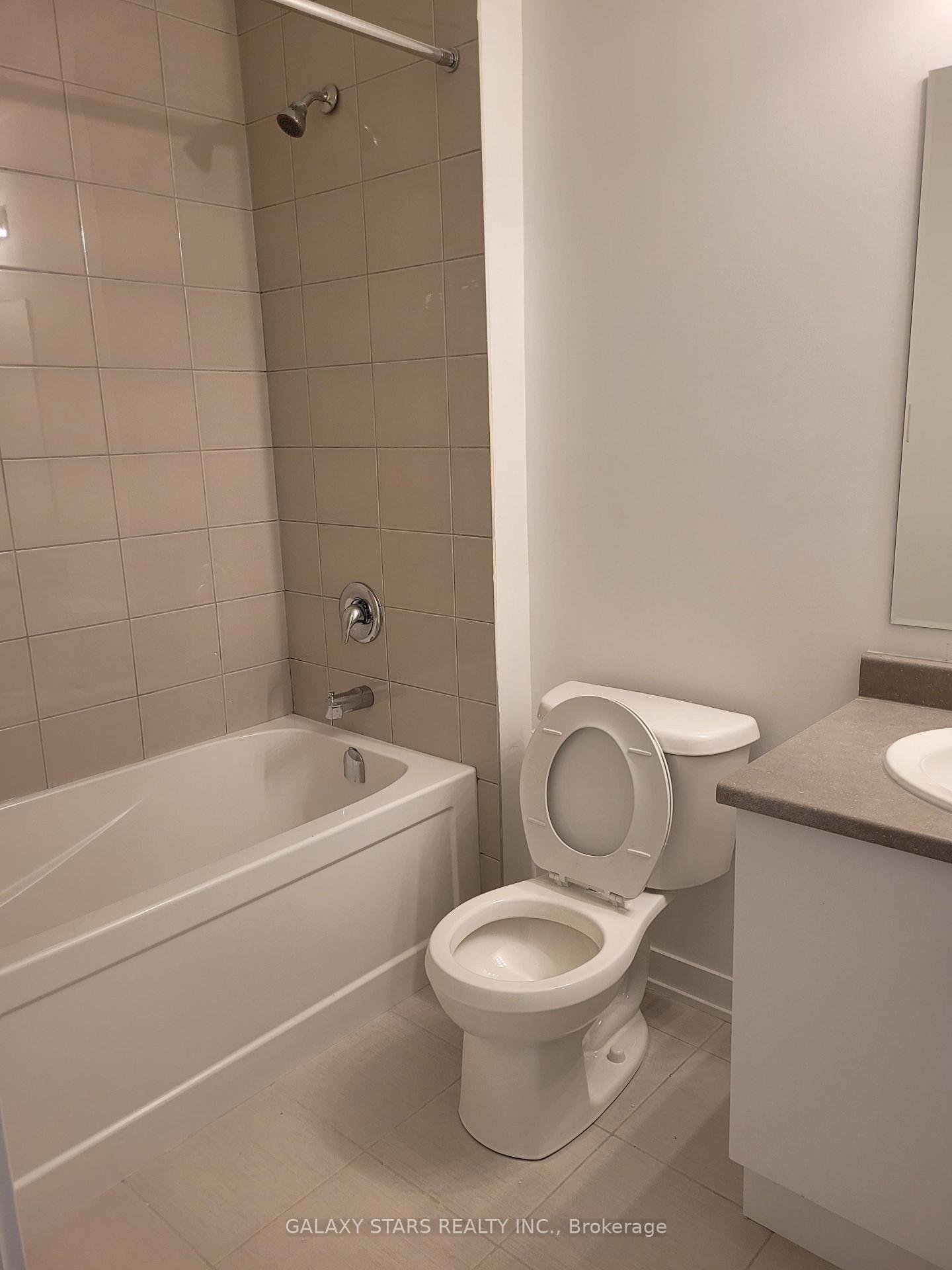 Photo 7 of 50 Selfridge Way, Whitby, Downtown Whitby — HOMEH