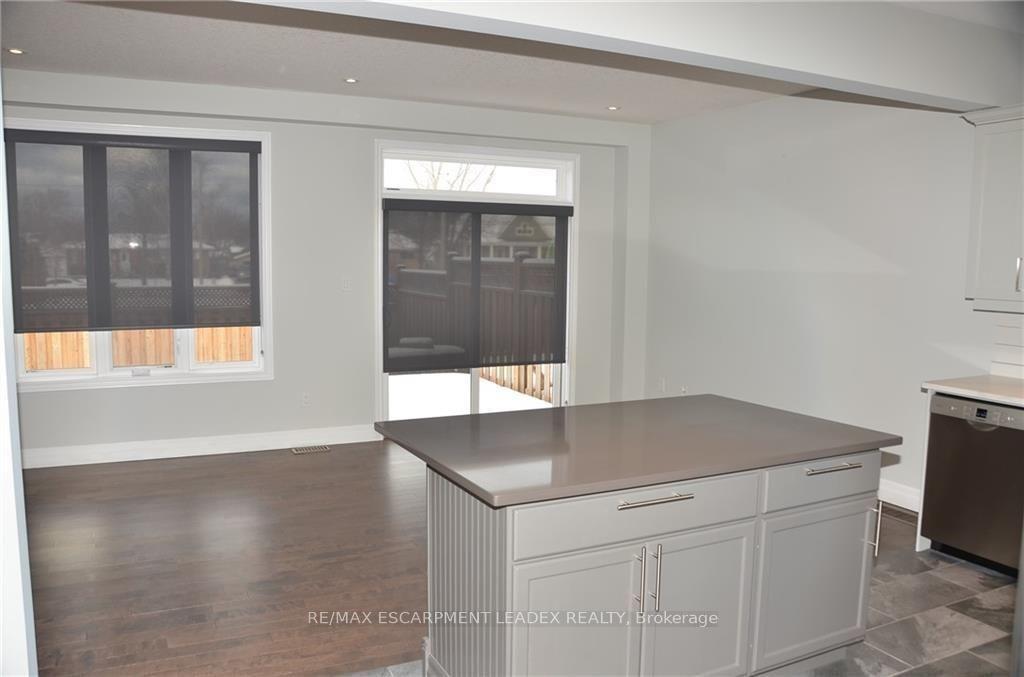 Photo 5 of Unit 43, 380 Lake Street, Grimsby, Grimsby Beach — HOMEH