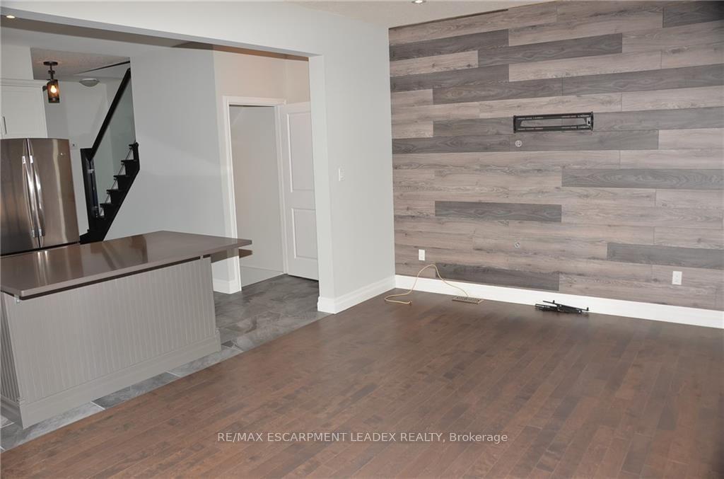 Photo 7 of Unit 43, 380 Lake Street, Grimsby, Grimsby Beach — HOMEH