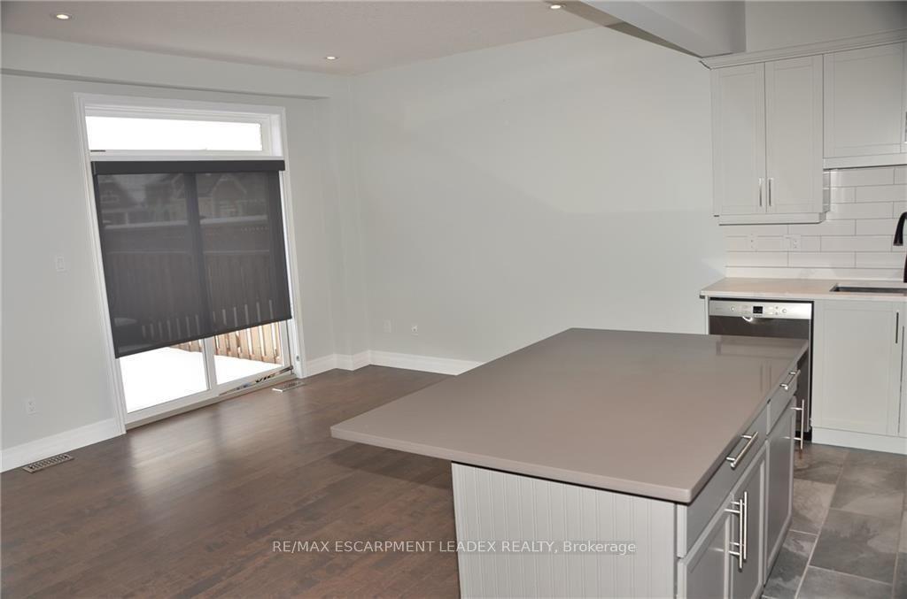 Photo 10 of Unit 43, 380 Lake Street, Grimsby, Grimsby Beach — HOMEH
