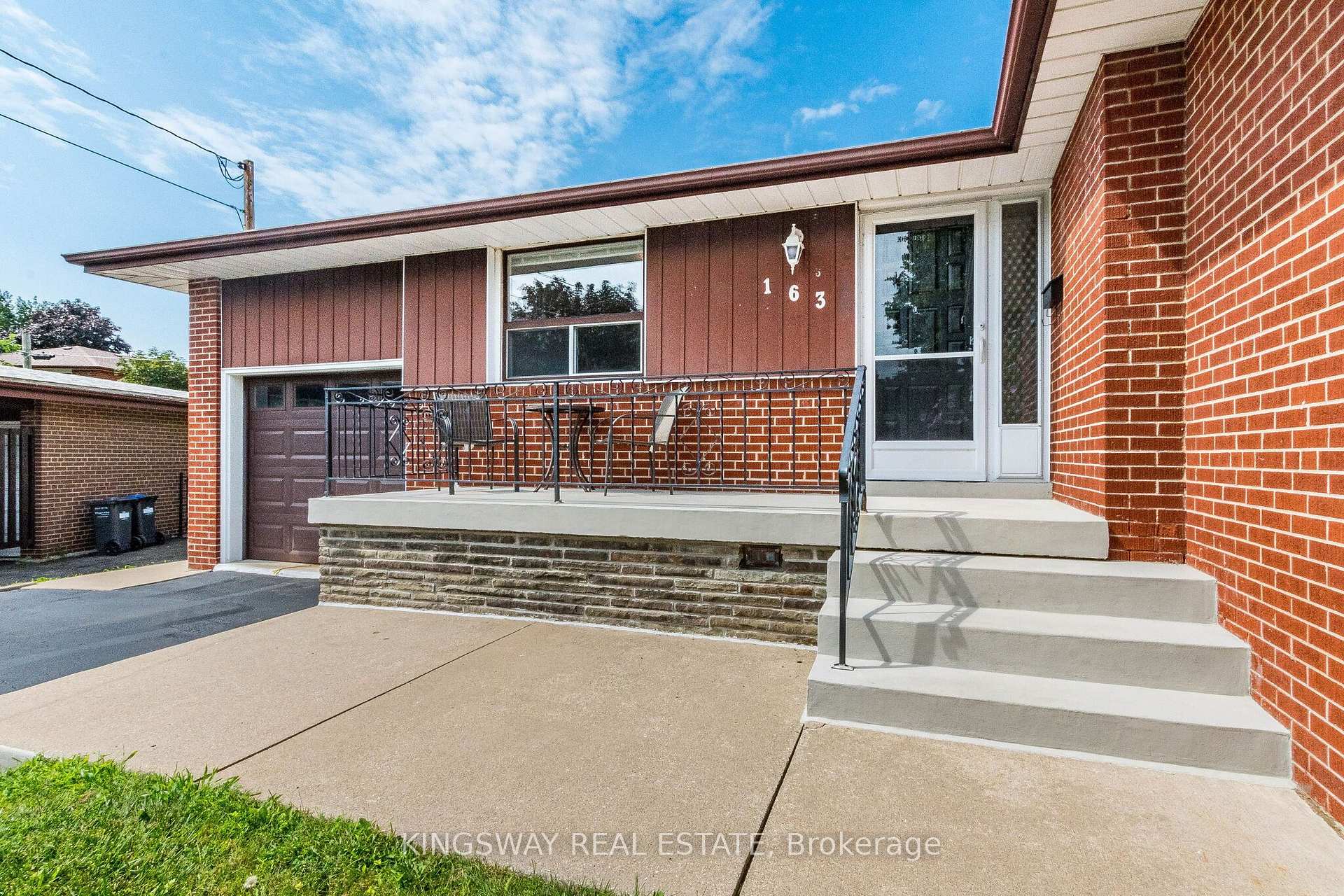 Photo 2 of 163 Floradale Drive, Mississauga, Cooksville — HOMEH