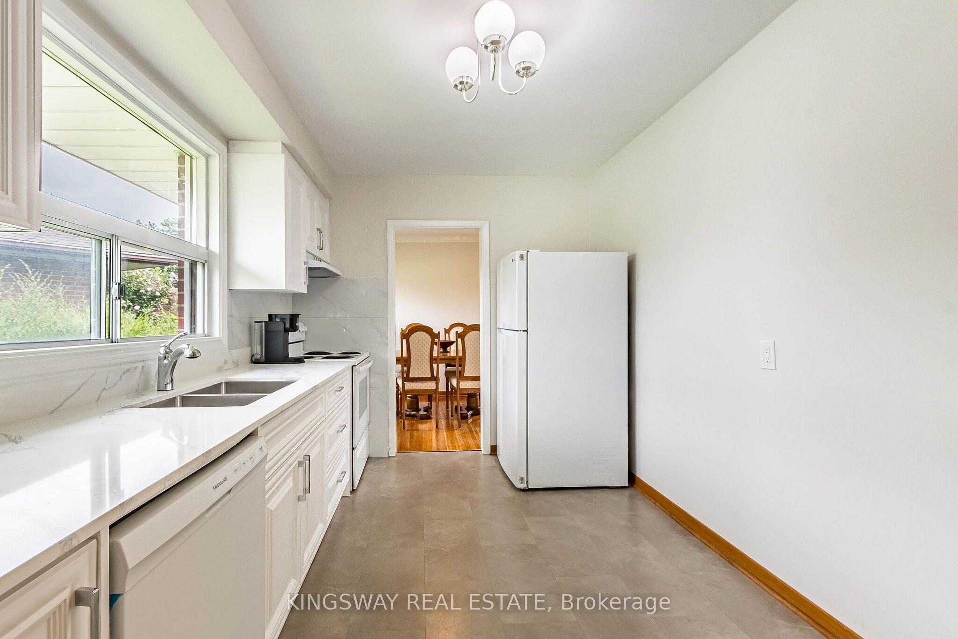 Photo 12 of 163 Floradale Drive, Mississauga, Cooksville — HOMEH