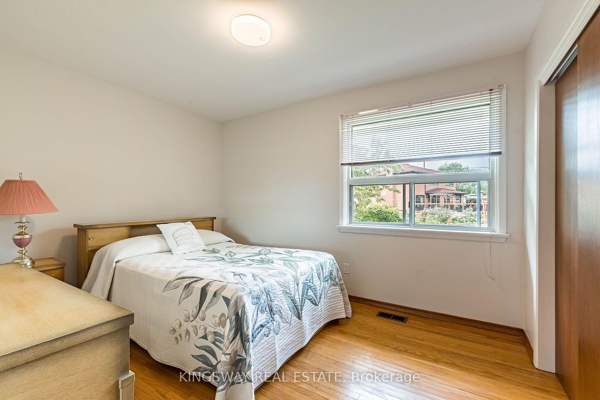 Photo 15 of 163 Floradale Drive, Mississauga, Cooksville — HOMEH