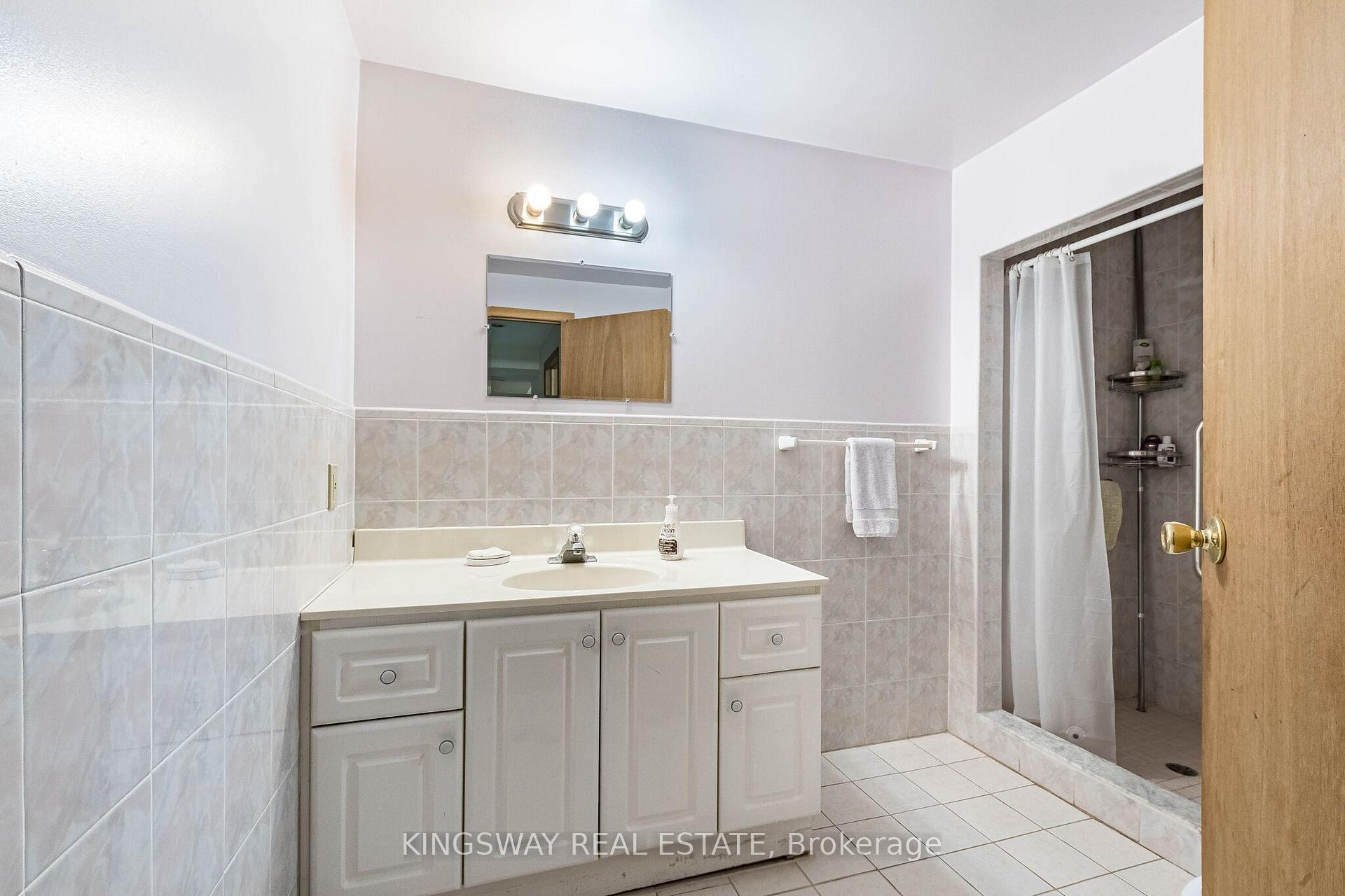 Photo 28 of 163 Floradale Drive, Mississauga, Cooksville — HOMEH