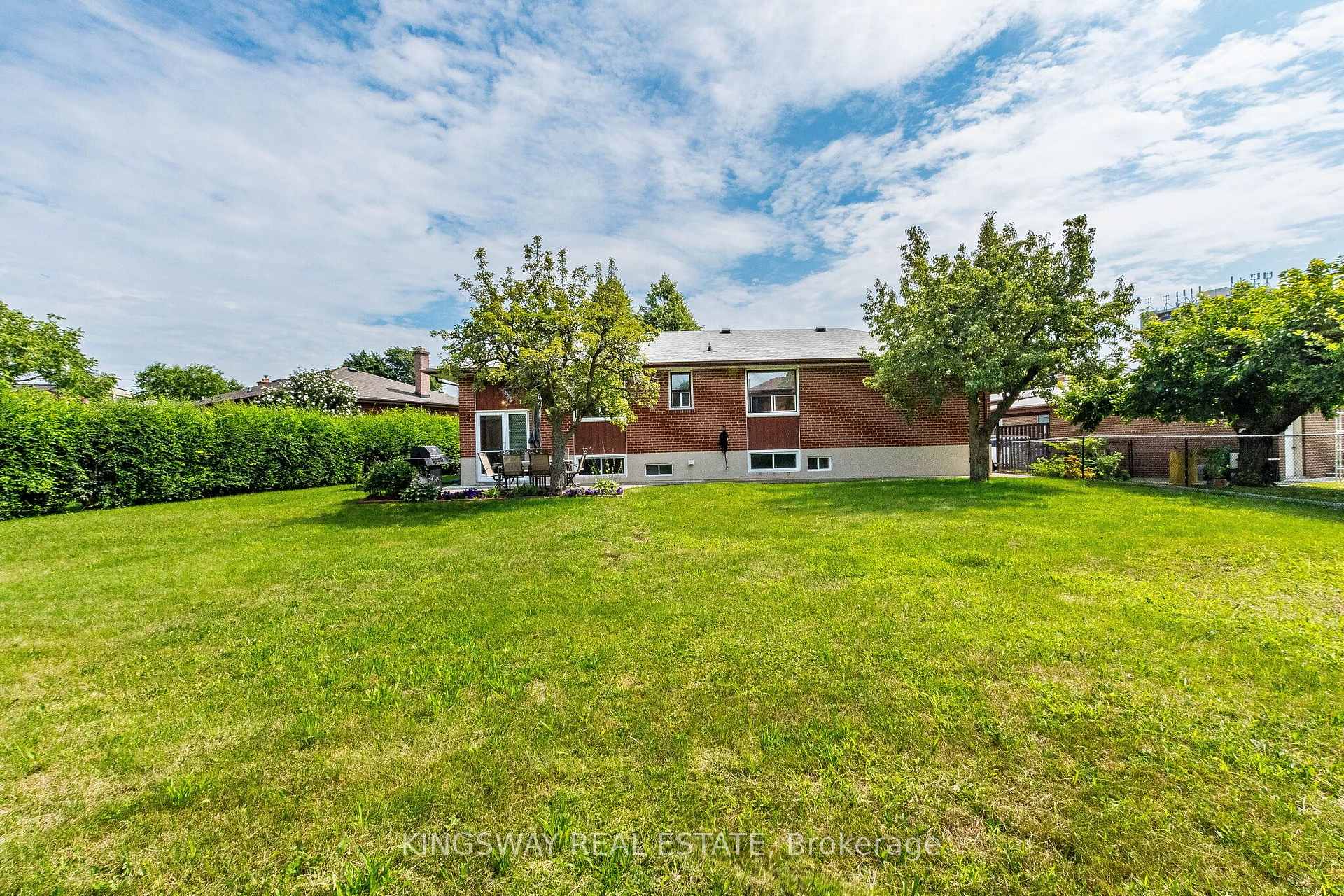 Photo 21 of 163 Floradale Drive, Mississauga, Cooksville — HOMEH