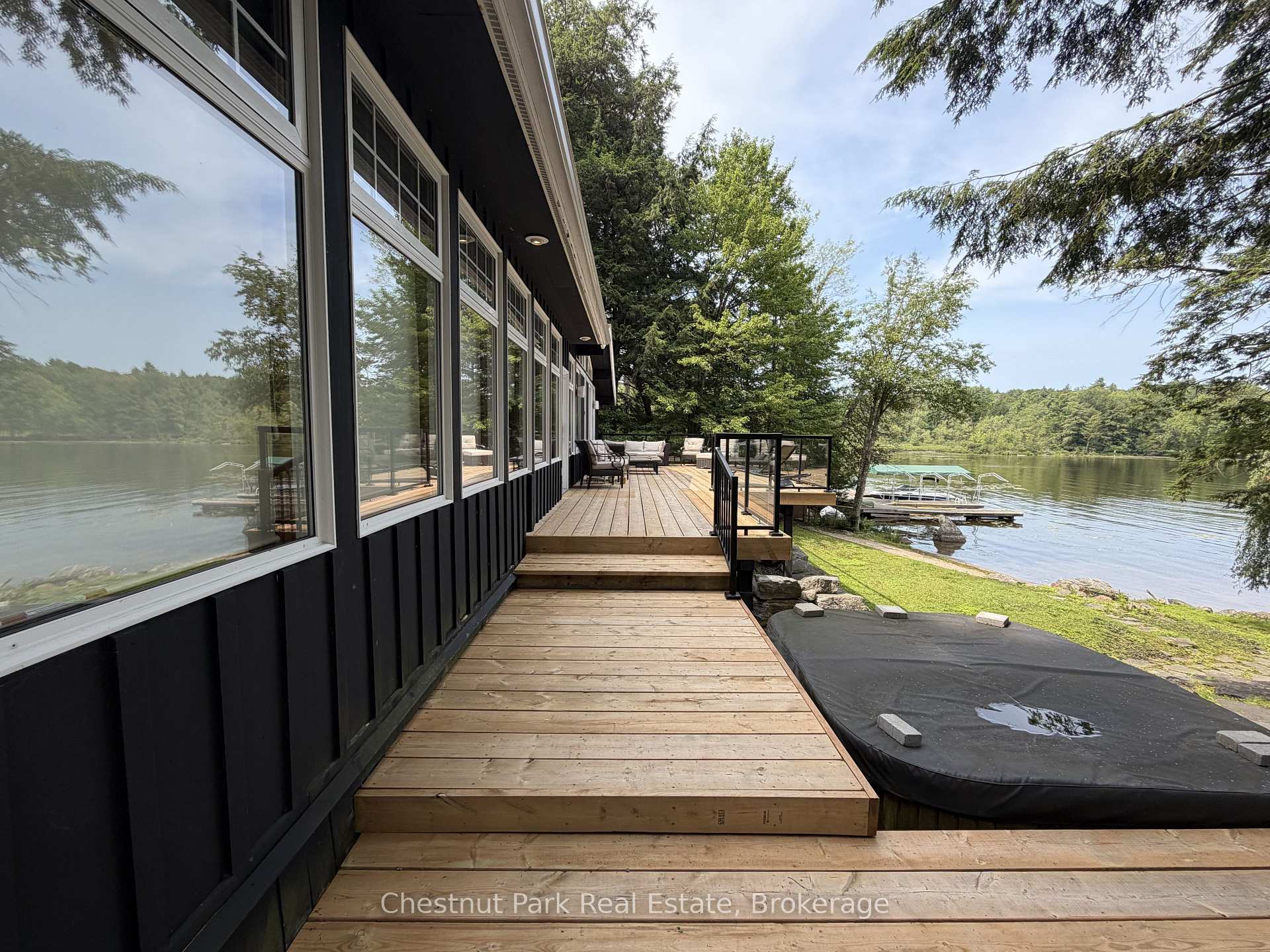 Photo 4 of 1002 Ahmic Drive N, Muskoka Lakes, Medora — HOMEH