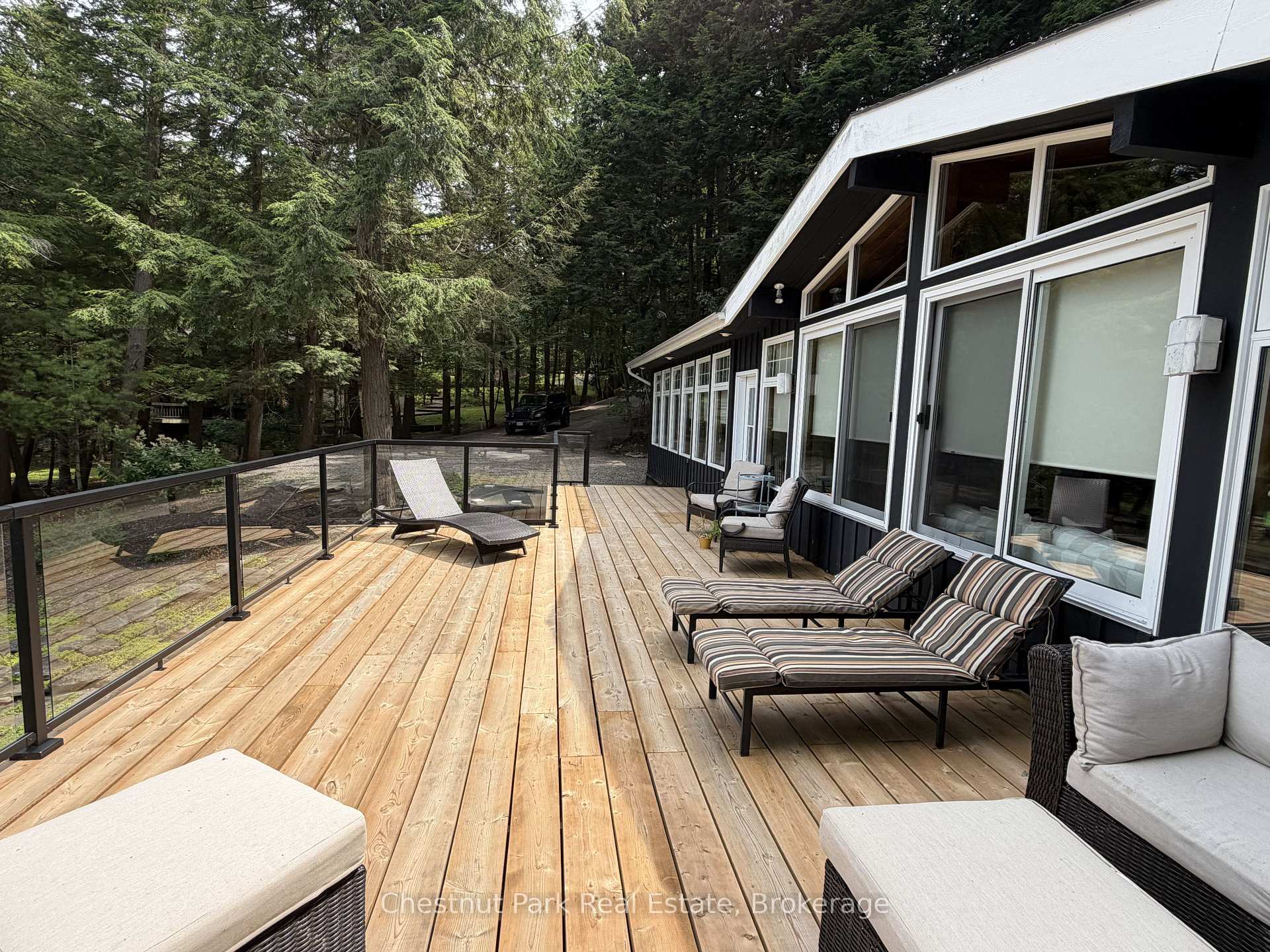Photo 6 of 1002 Ahmic Drive N, Muskoka Lakes, Medora — HOMEH