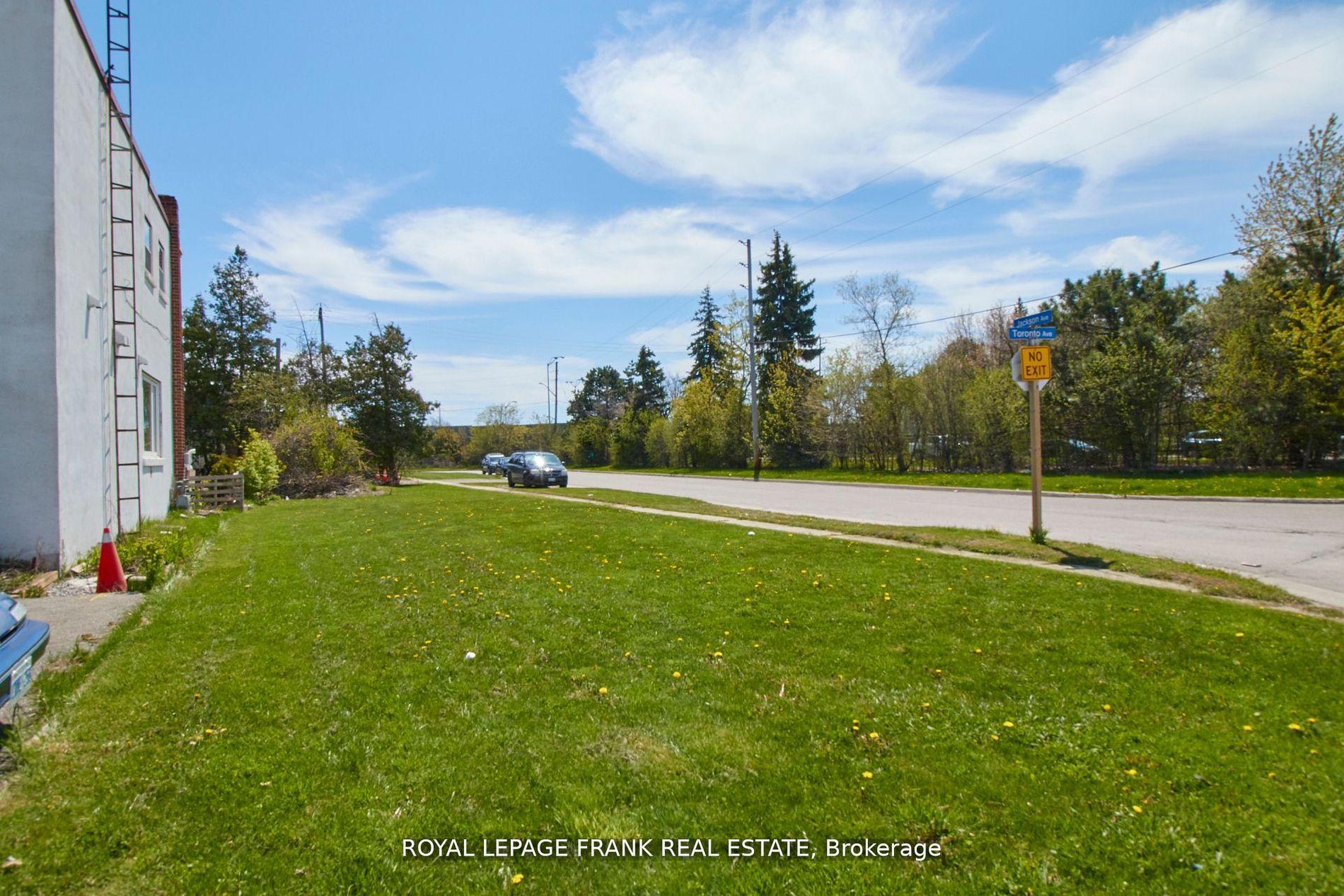 Photo 4 of Toronto Avenue, Oshawa, Central — HOMEH