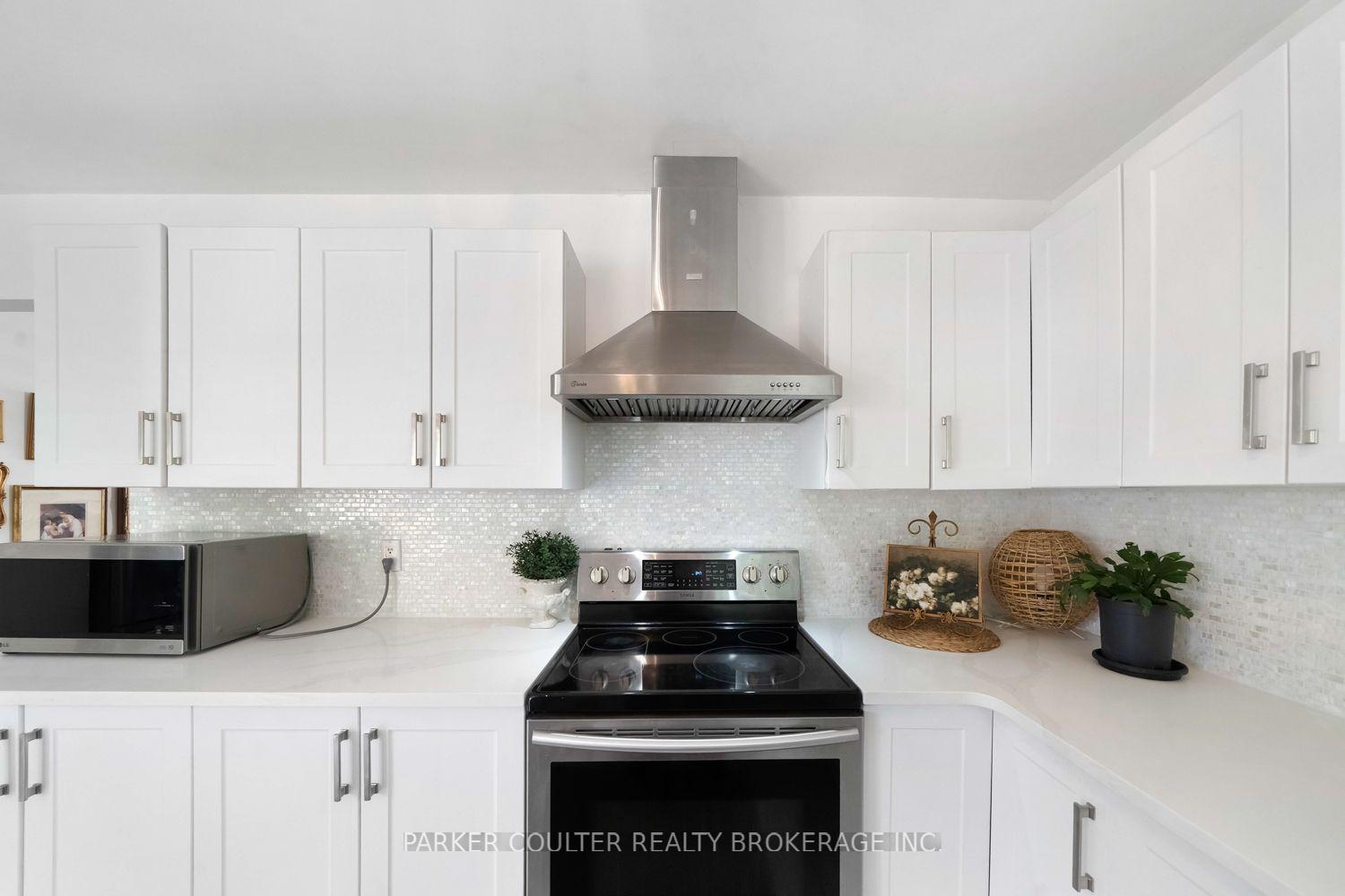 Photo 16 of 61 Dyer Drive, Wasaga Beach — HOMEH