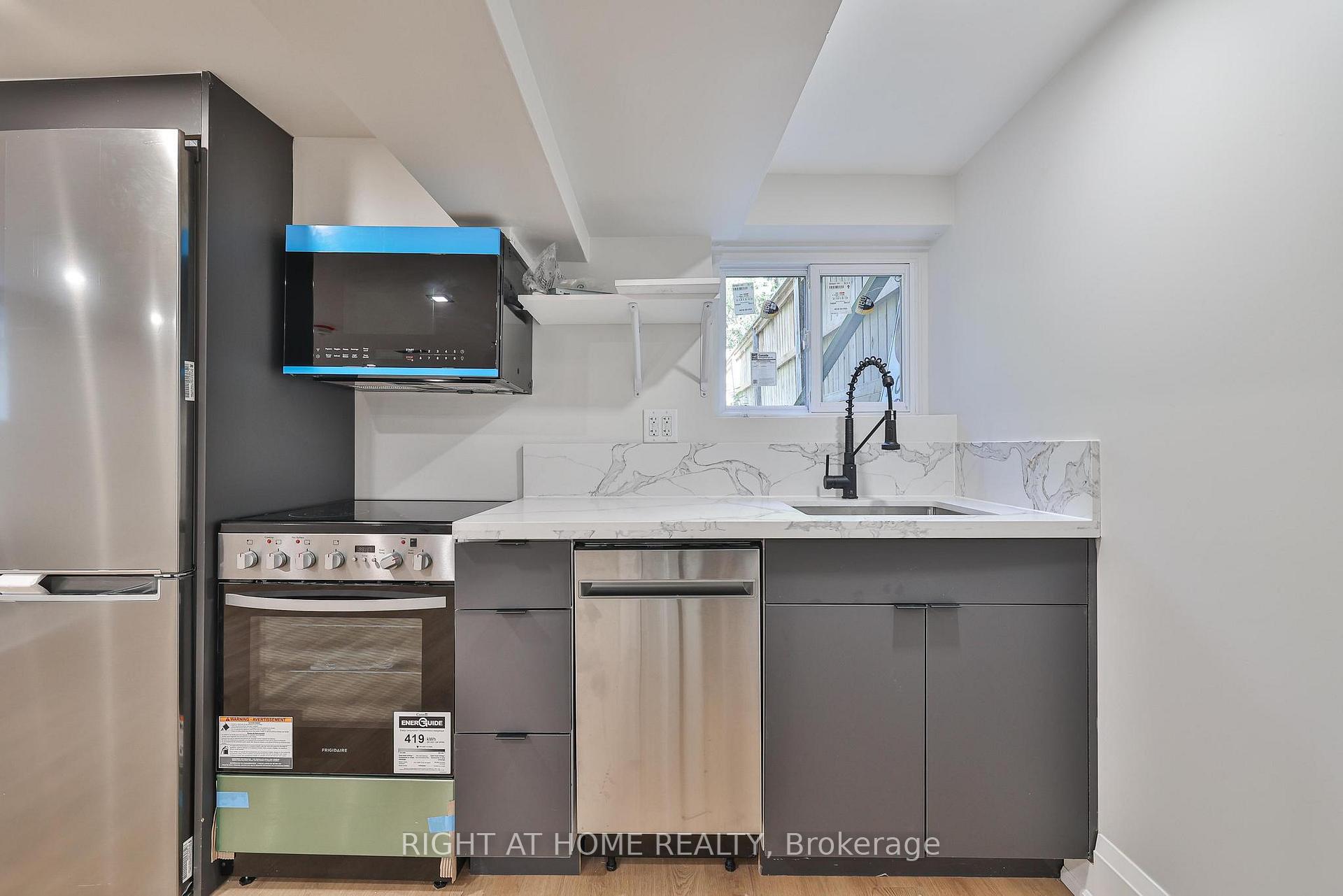 Photo 11 of Unit Lower, 248 Garden Avenue, Toronto, High Park-Swansea — HOMEH