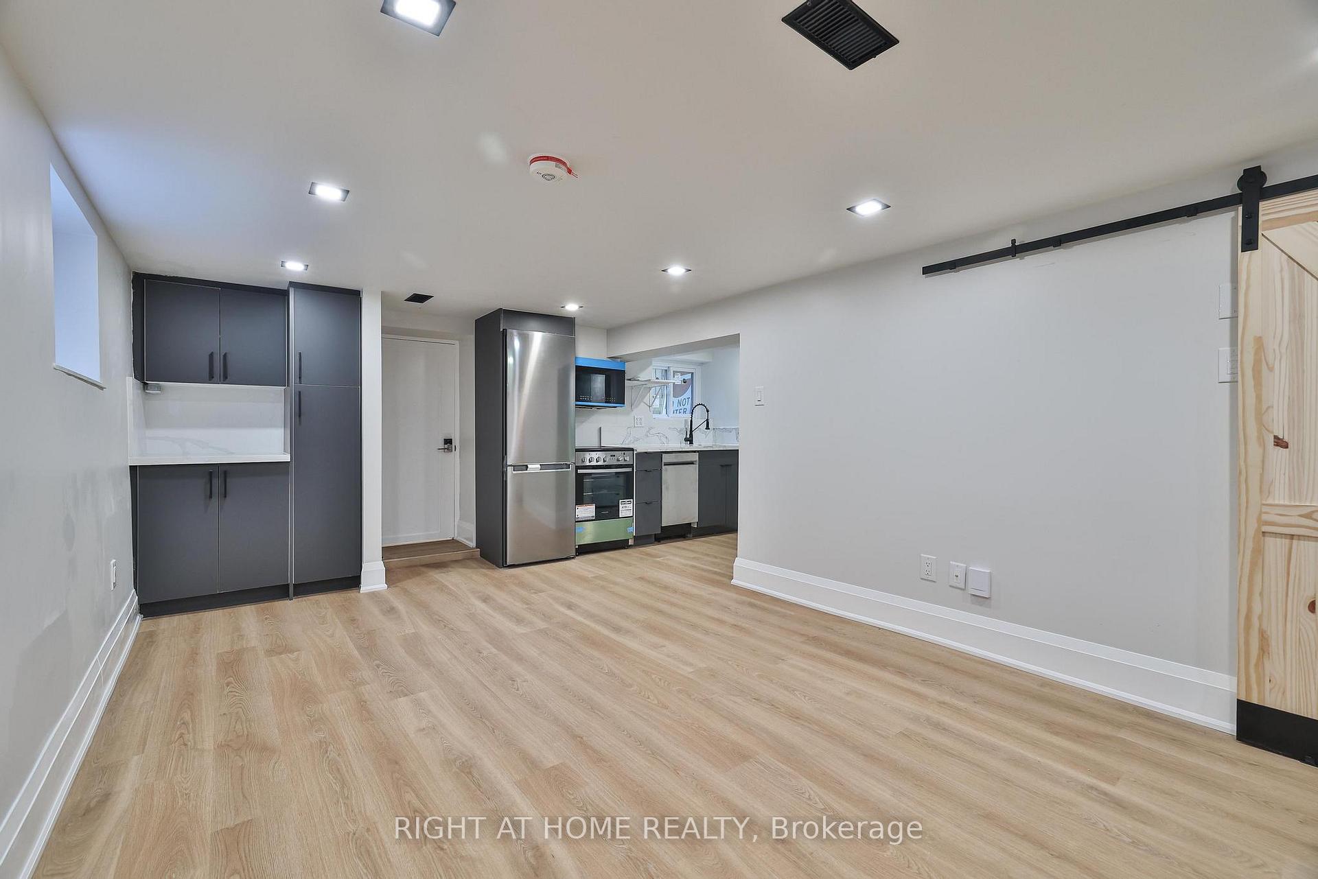 Photo 12 of Unit Lower, 248 Garden Avenue, Toronto, High Park-Swansea — HOMEH