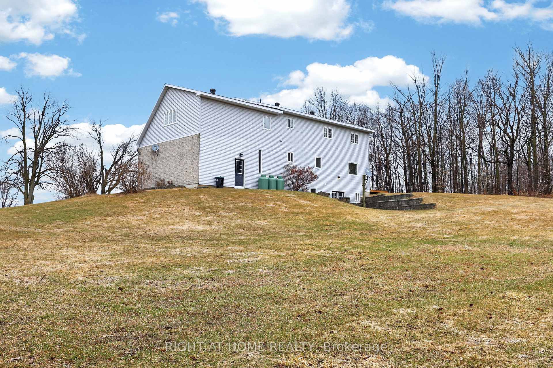 Photo 34 of 6435 12/13 Stayner Side Road, Clearview, Rural Clearview — HOMEH